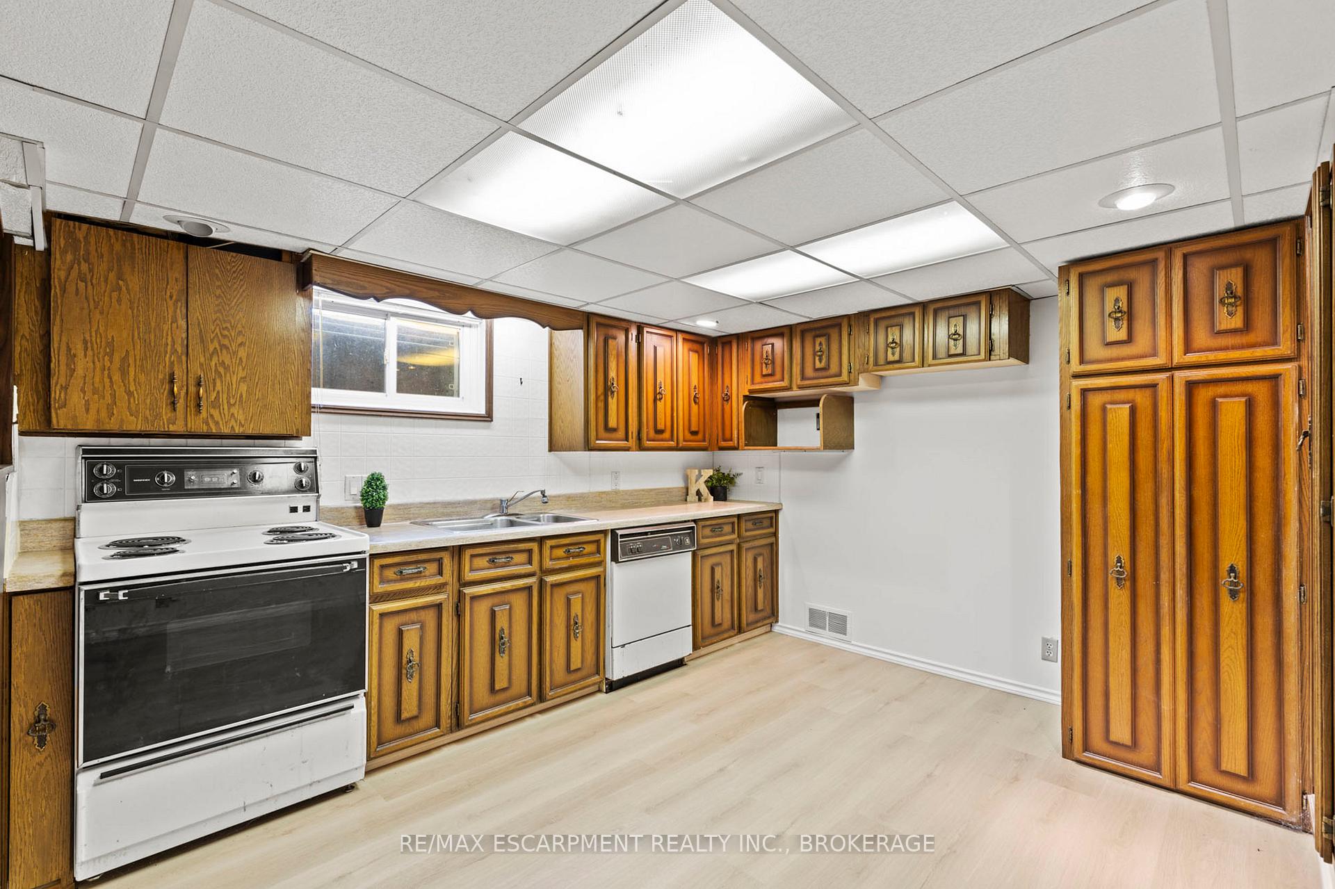 Photo 30 of 12 Broderick Avenue, Thorold, Thorold Downtown — HOMEH