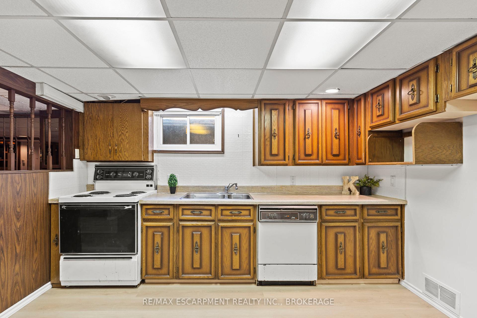 Photo 31 of 12 Broderick Avenue, Thorold, Thorold Downtown — HOMEH