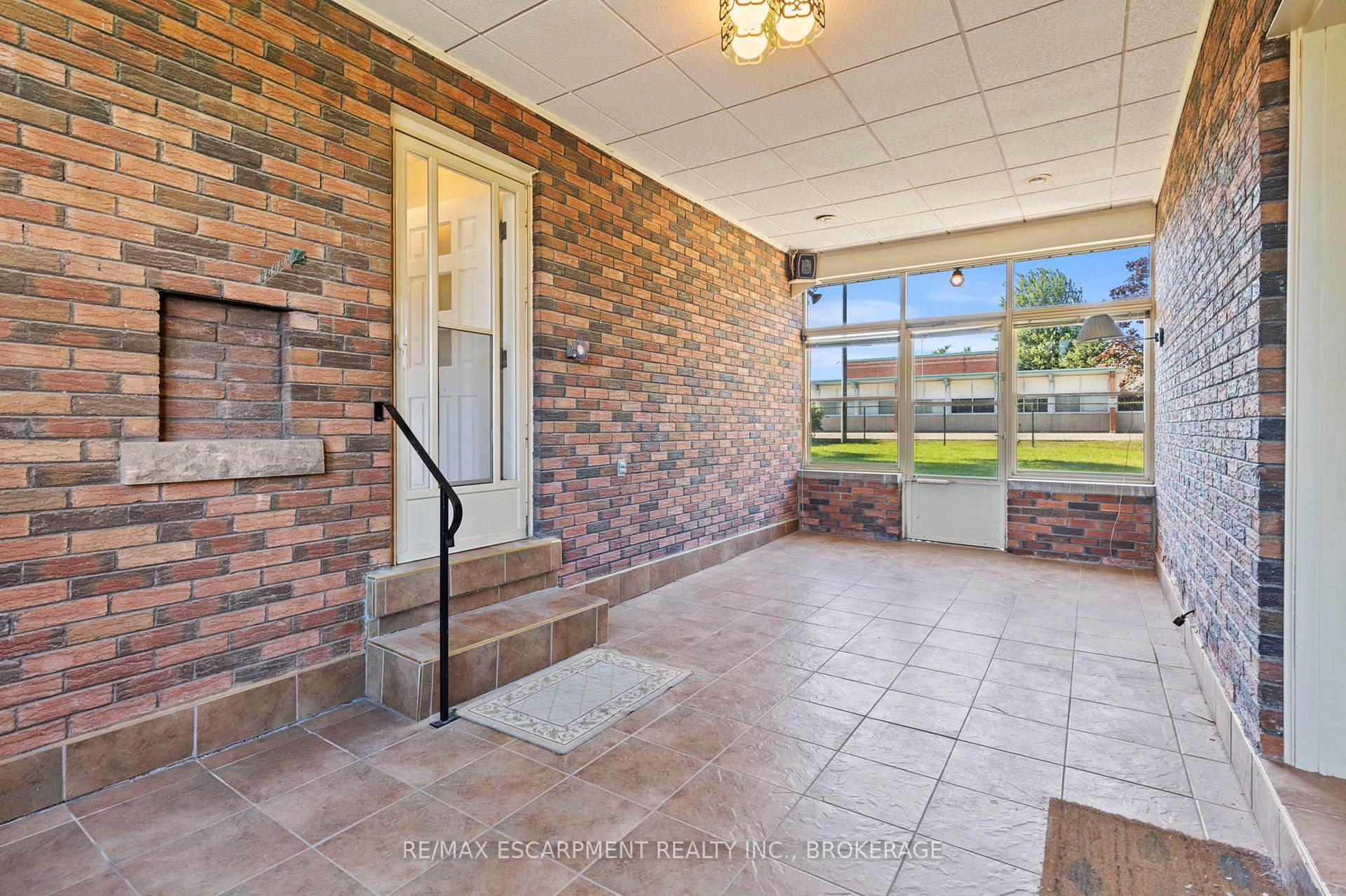 Photo 38 of 12 Broderick Avenue, Thorold, Thorold Downtown — HOMEH