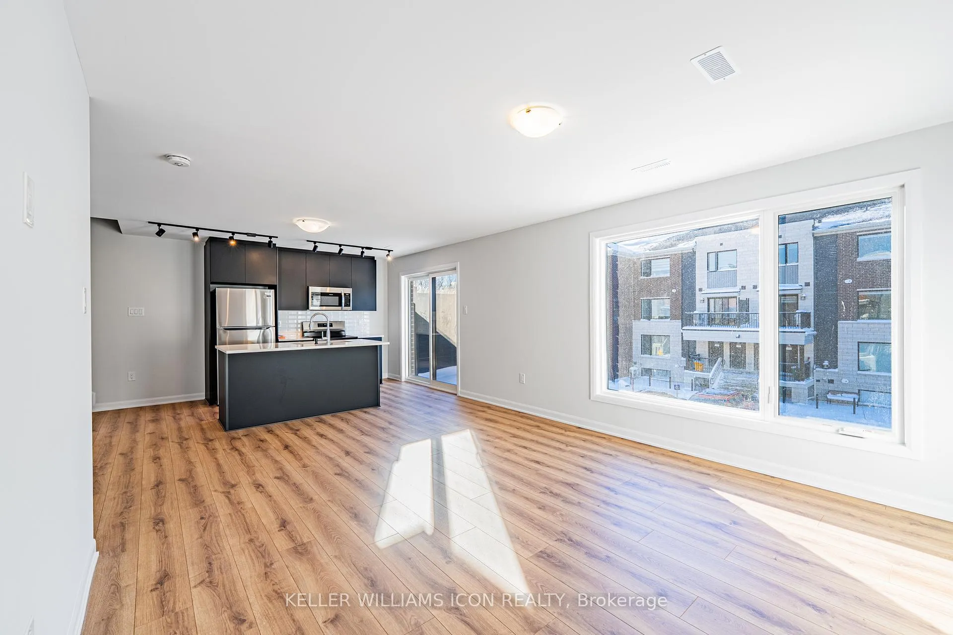 Photo 13 of 1128 Creekway Private, Ottawa, Kanata - Kanata Lakes/Heritage Hills — HOMEH