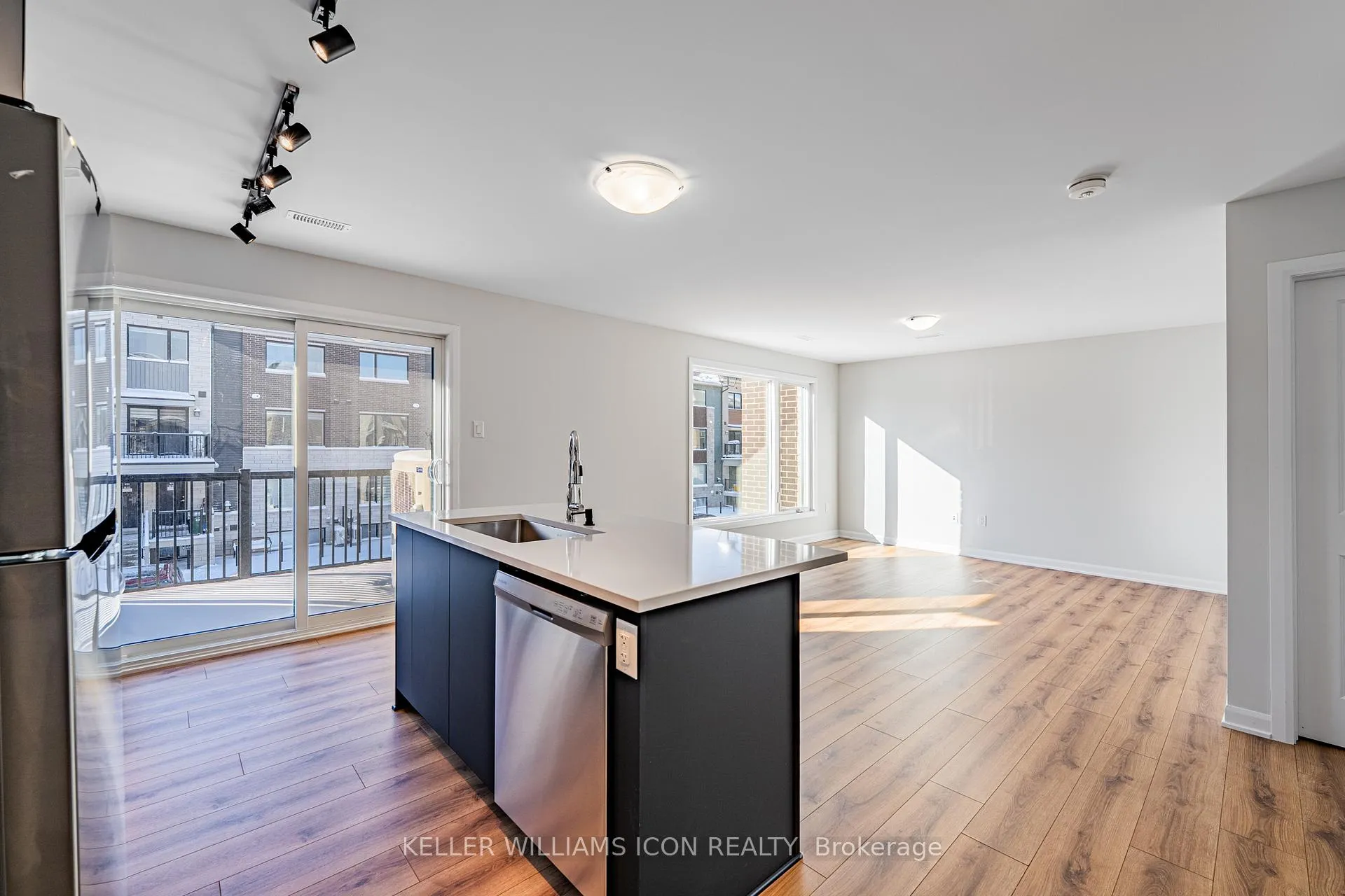 Photo 15 of 1128 Creekway Private, Ottawa, Kanata - Kanata Lakes/Heritage Hills — HOMEH