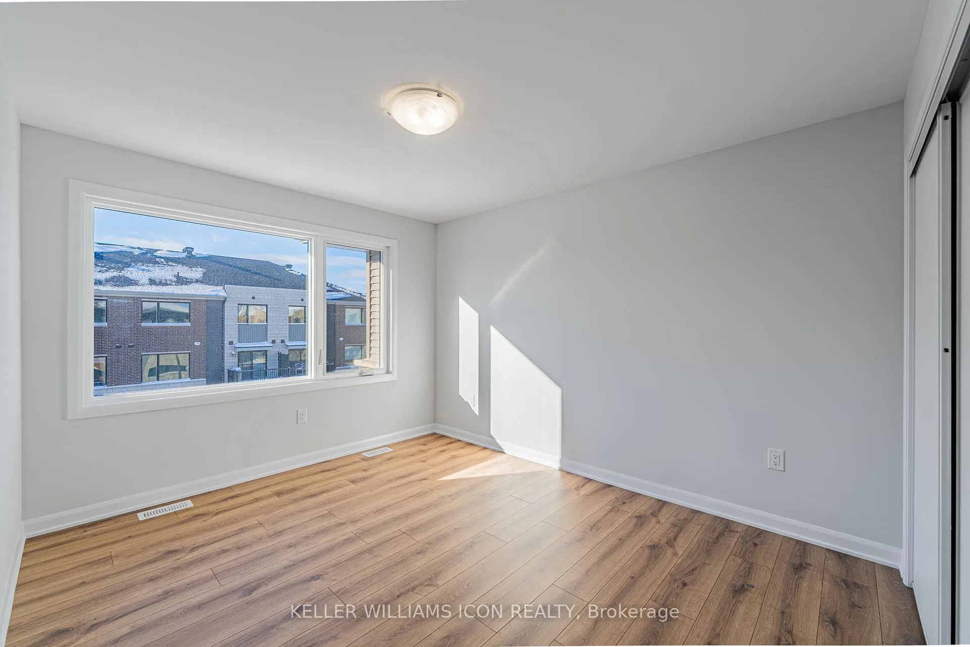 Photo 23 of 1128 Creekway Private, Ottawa, Kanata - Kanata Lakes/Heritage Hills — HOMEH