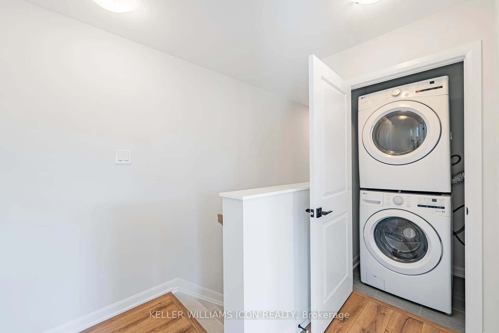 Photo 26 of 1128 Creekway Private, Ottawa, Kanata - Kanata Lakes/Heritage Hills — HOMEH