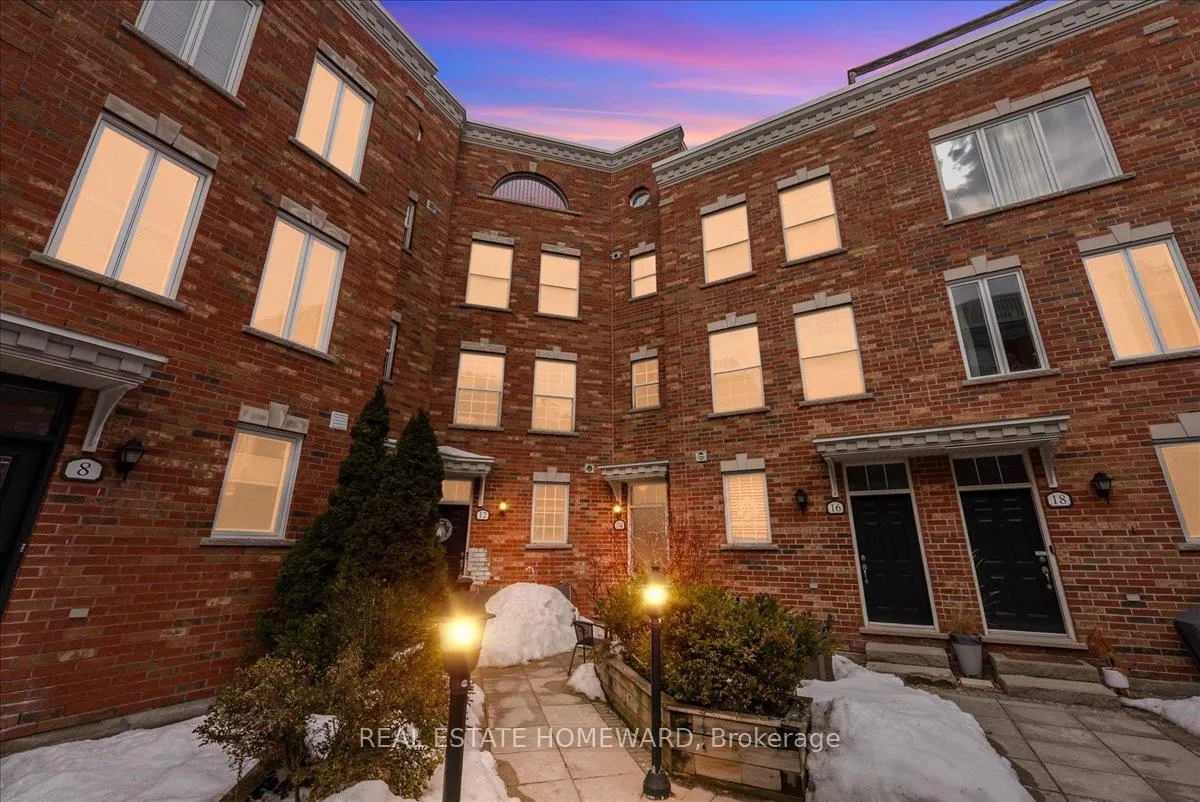 Photo 2 of 14 Fairhead Mews, Toronto, East End-Danforth — HOMEH