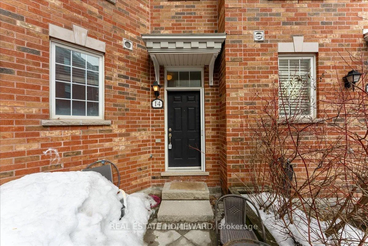 Photo 4 of 14 Fairhead Mews, Toronto, East End-Danforth — HOMEH