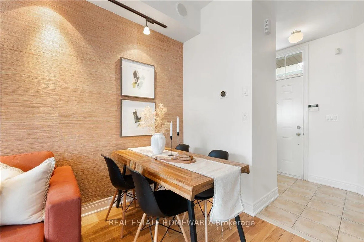 Photo 7 of 14 Fairhead Mews, Toronto, East End-Danforth — HOMEH