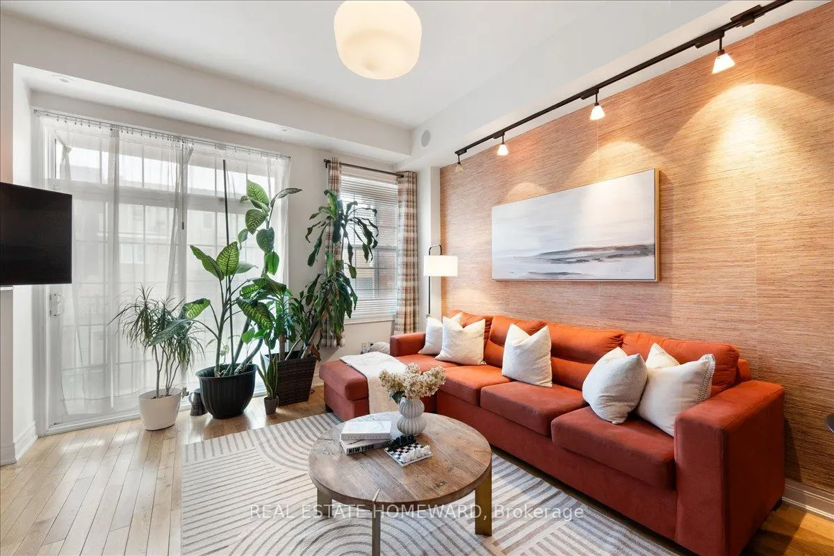Photo 8 of 14 Fairhead Mews, Toronto, East End-Danforth — HOMEH