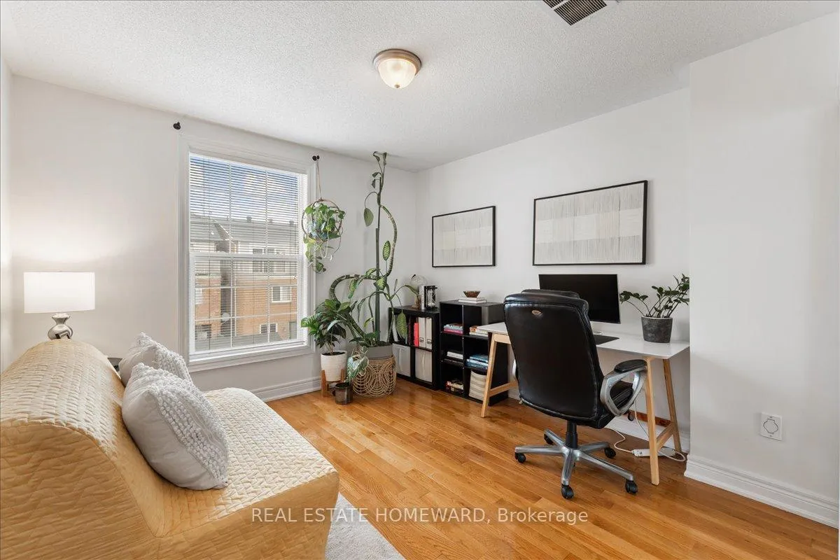 Photo 19 of 14 Fairhead Mews, Toronto, East End-Danforth — HOMEH