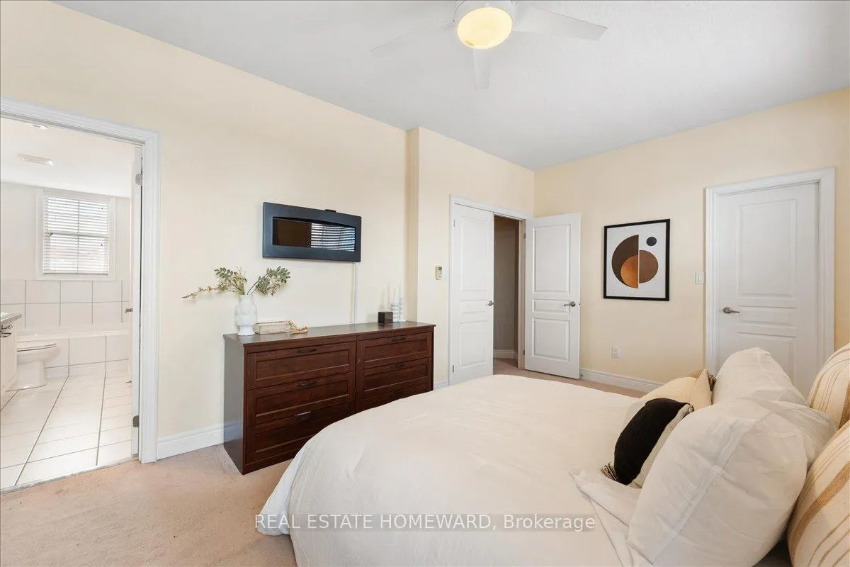 Photo 25 of 14 Fairhead Mews, Toronto, East End-Danforth — HOMEH