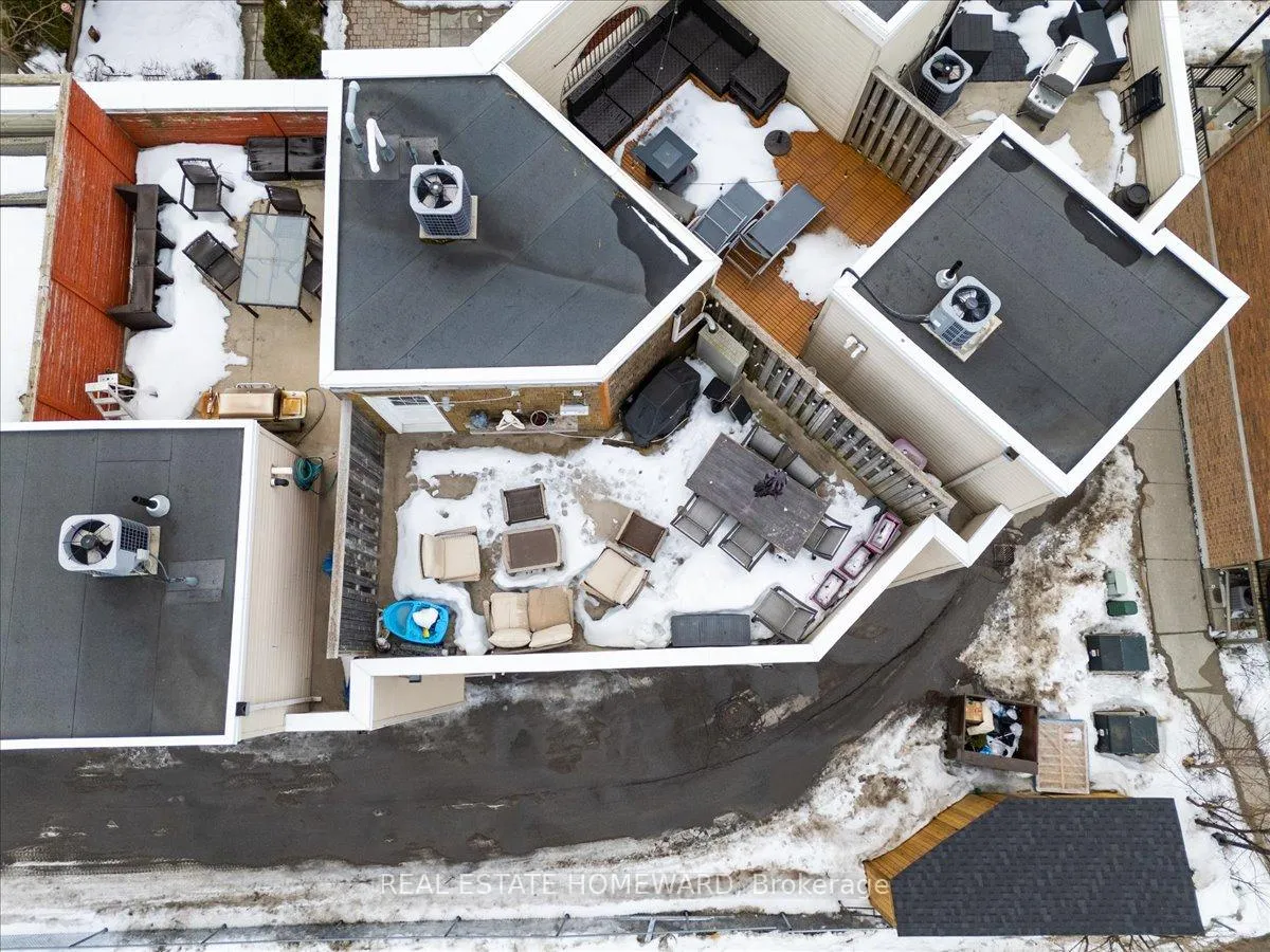 Photo 32 of 14 Fairhead Mews, Toronto, East End-Danforth — HOMEH