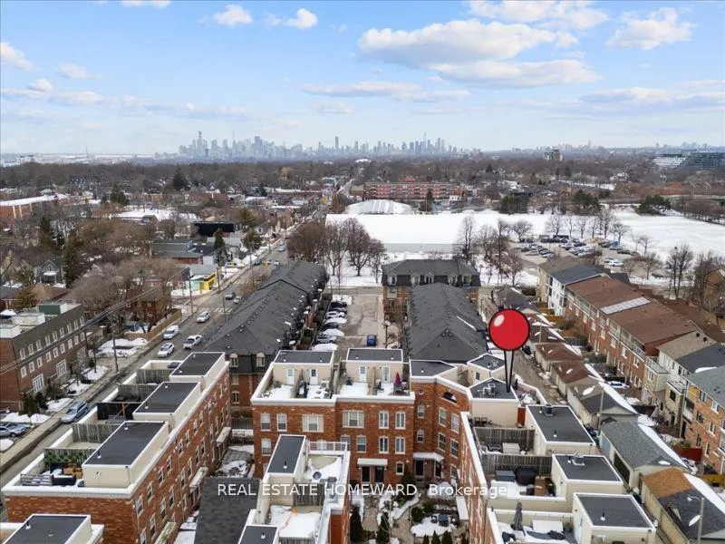 Photo 37 of 14 Fairhead Mews, Toronto, East End-Danforth — HOMEH