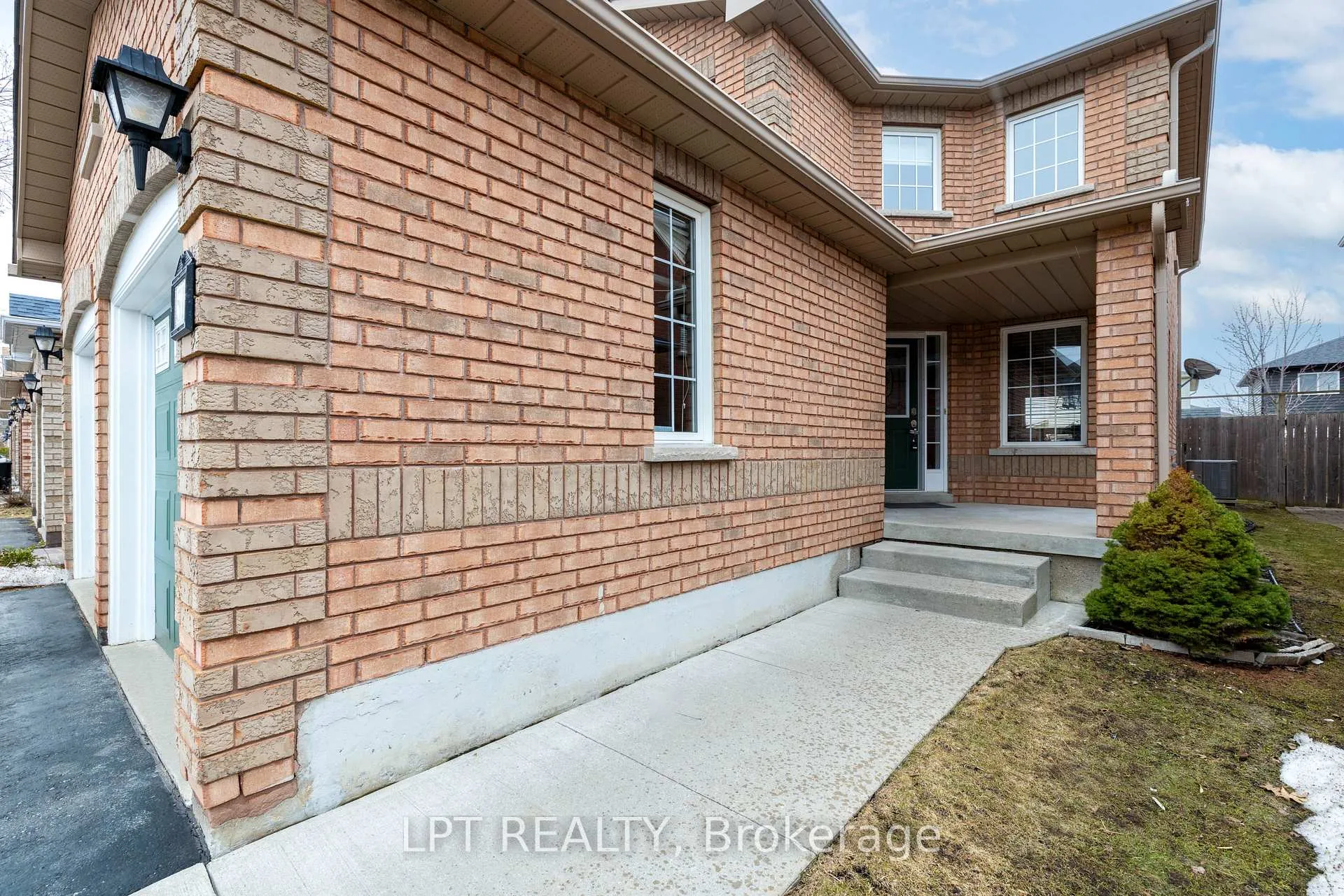 Photo 3 of 51 Catherine Drive, Barrie, Painswick South — HOMEH