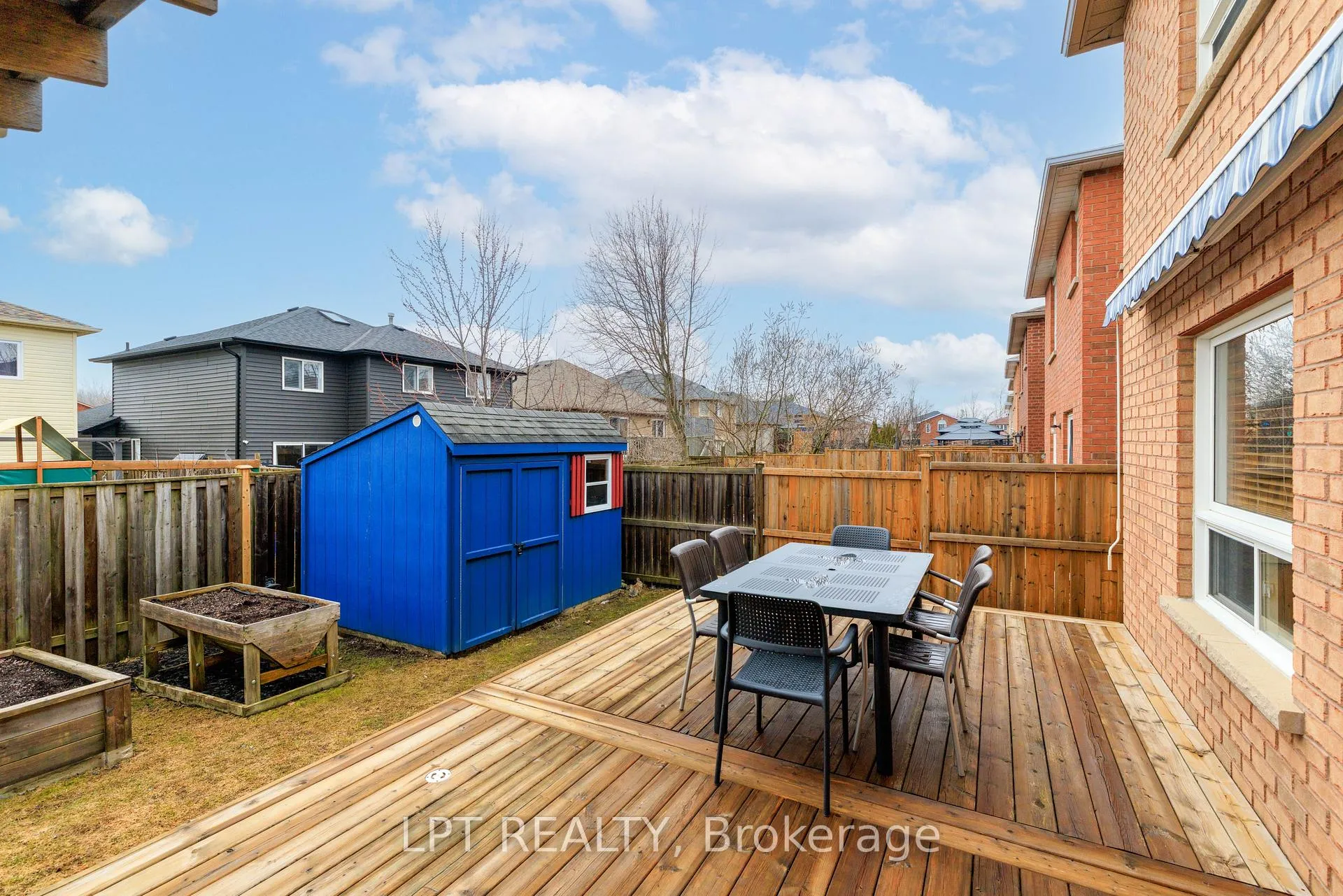 Photo 33 of 51 Catherine Drive, Barrie, Painswick South — HOMEH