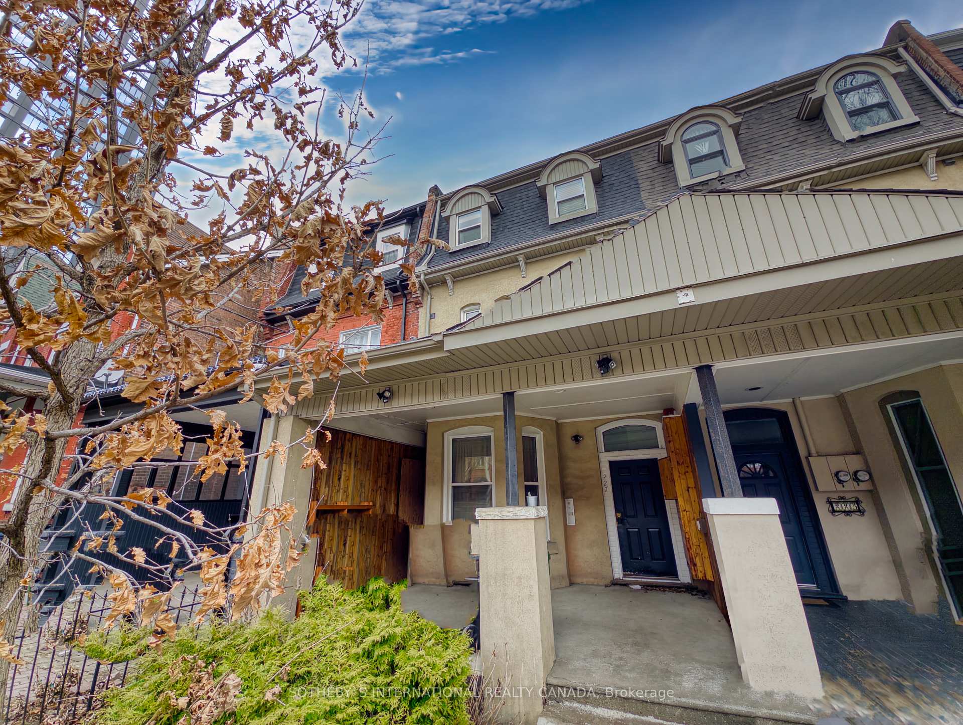 Front of Unit 1, 227 Beverley Street