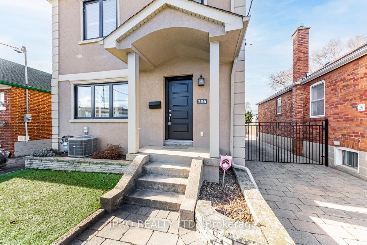 Photo 2 of 286 Linsmore Crescent, Toronto, East York — HOMEH