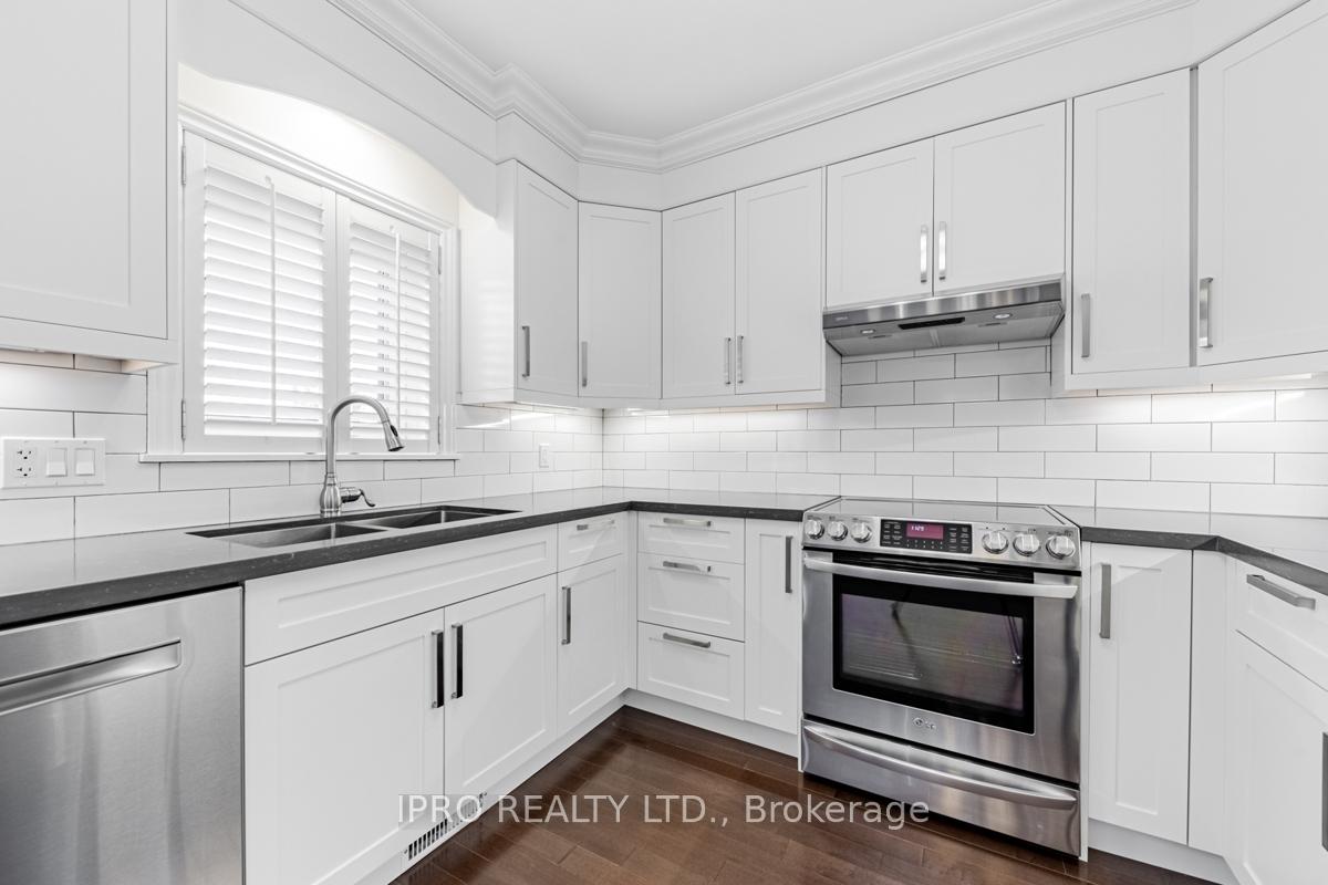Photo 8 of 286 Linsmore Crescent, Toronto, East York — HOMEH