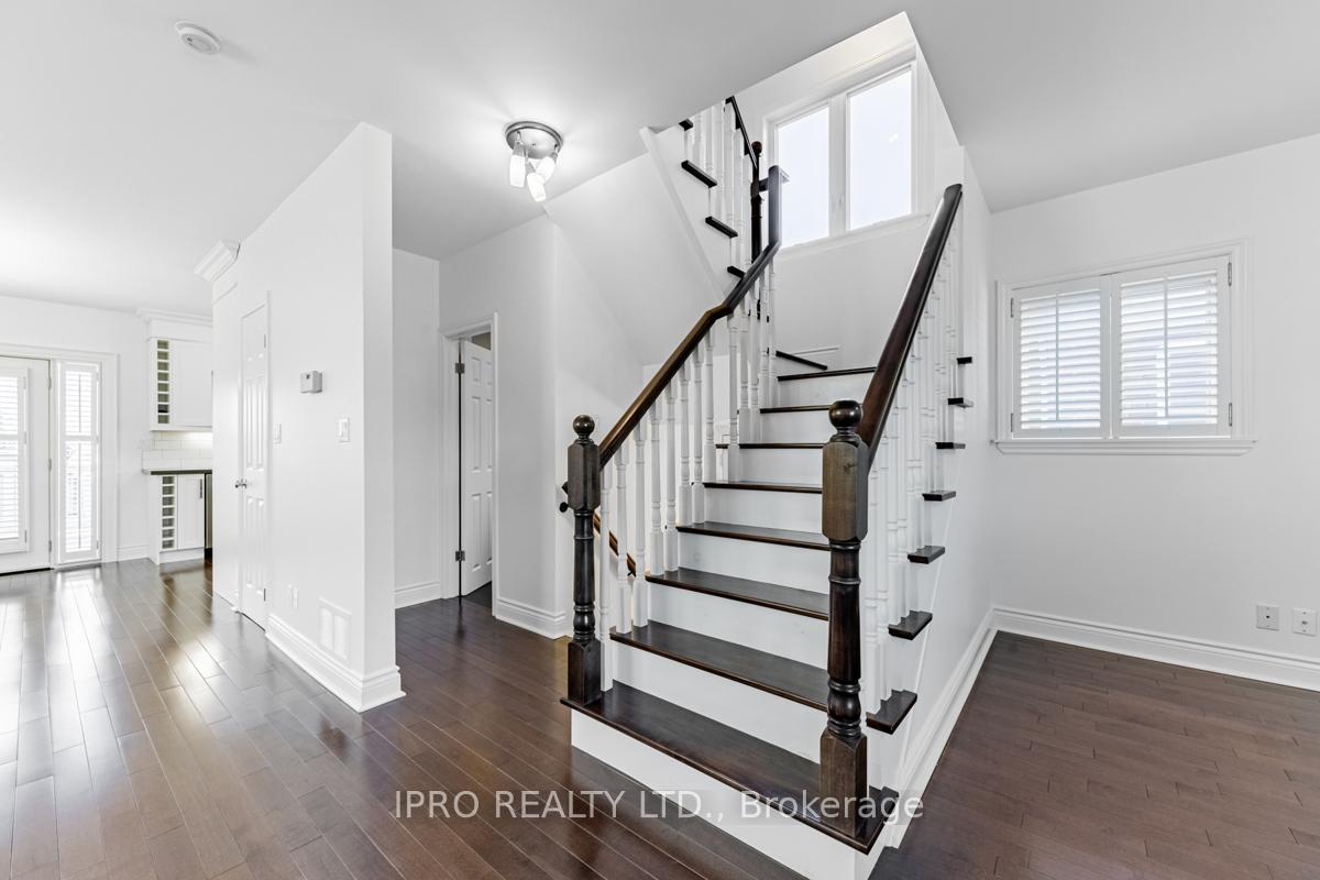 Photo 9 of 286 Linsmore Crescent, Toronto, East York — HOMEH