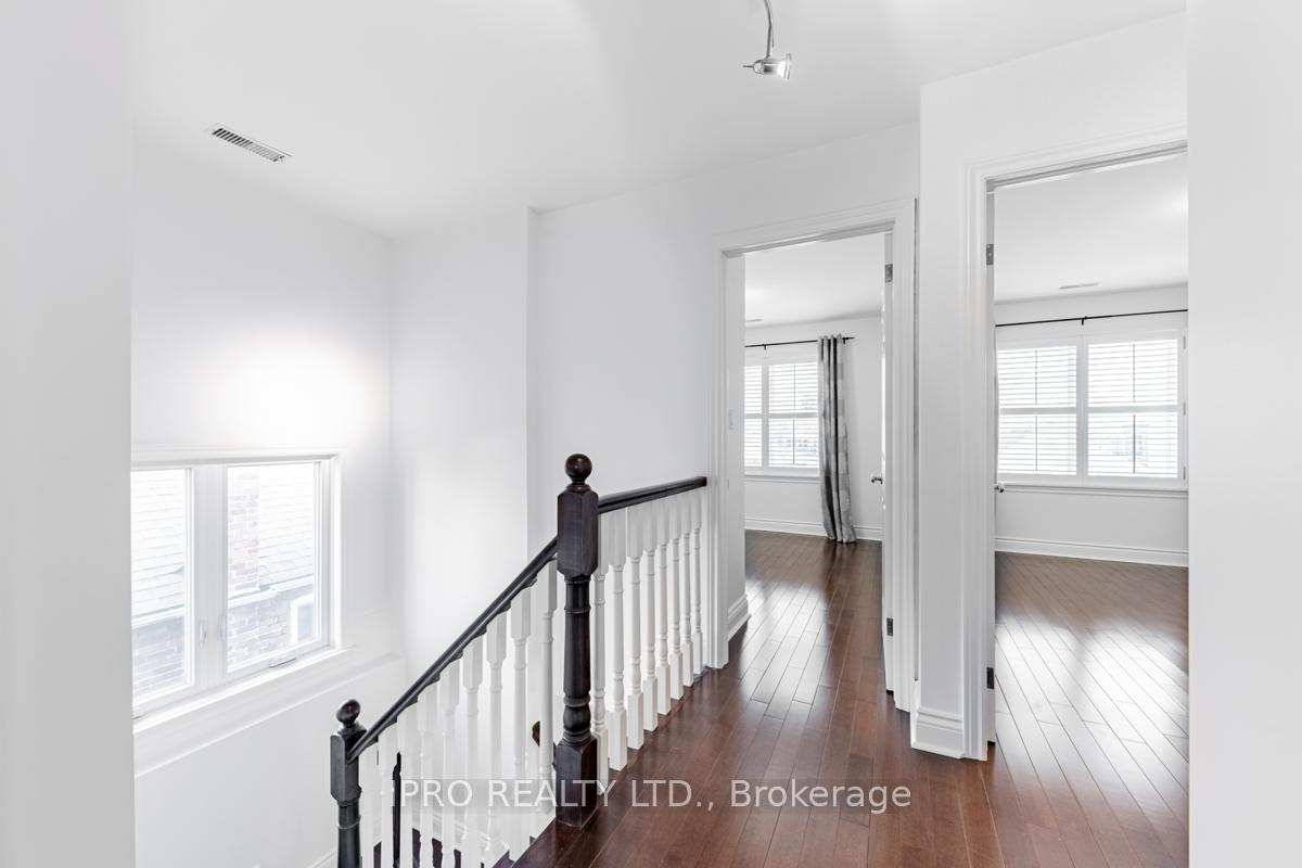 Photo 10 of 286 Linsmore Crescent, Toronto, East York — HOMEH