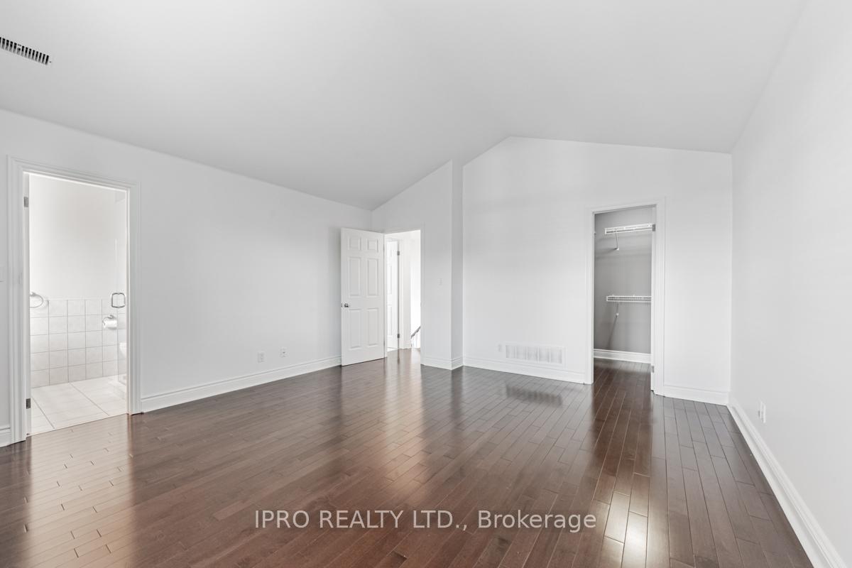 Photo 11 of 286 Linsmore Crescent, Toronto, East York — HOMEH