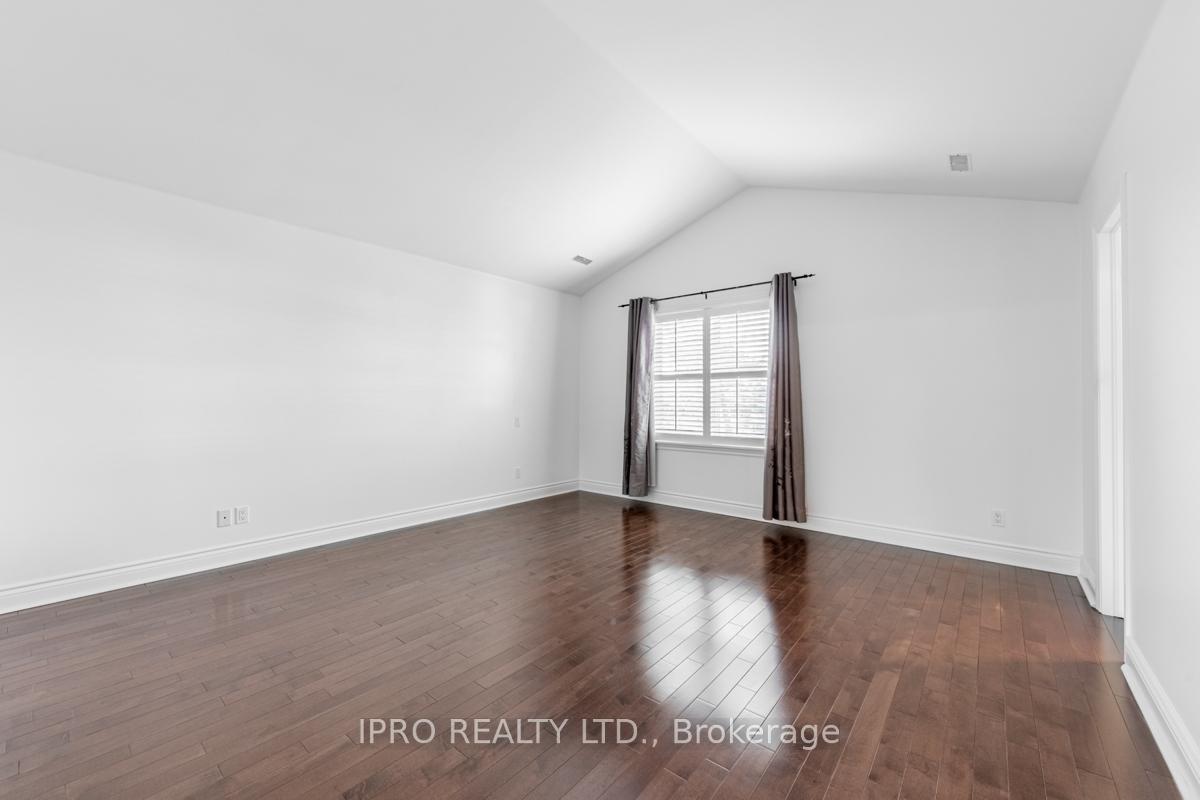 Photo 12 of 286 Linsmore Crescent, Toronto, East York — HOMEH