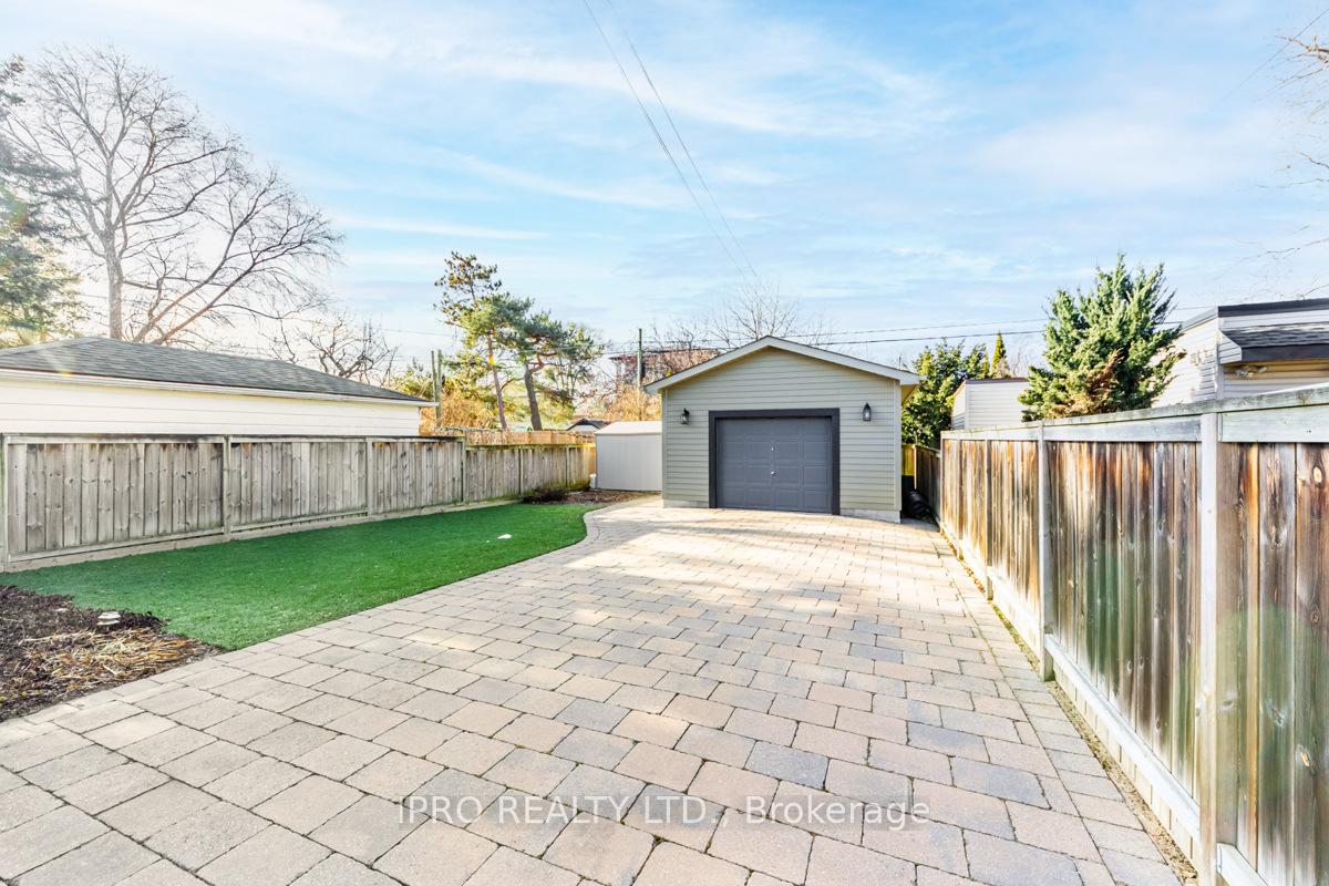 Photo 23 of 286 Linsmore Crescent, Toronto, East York — HOMEH