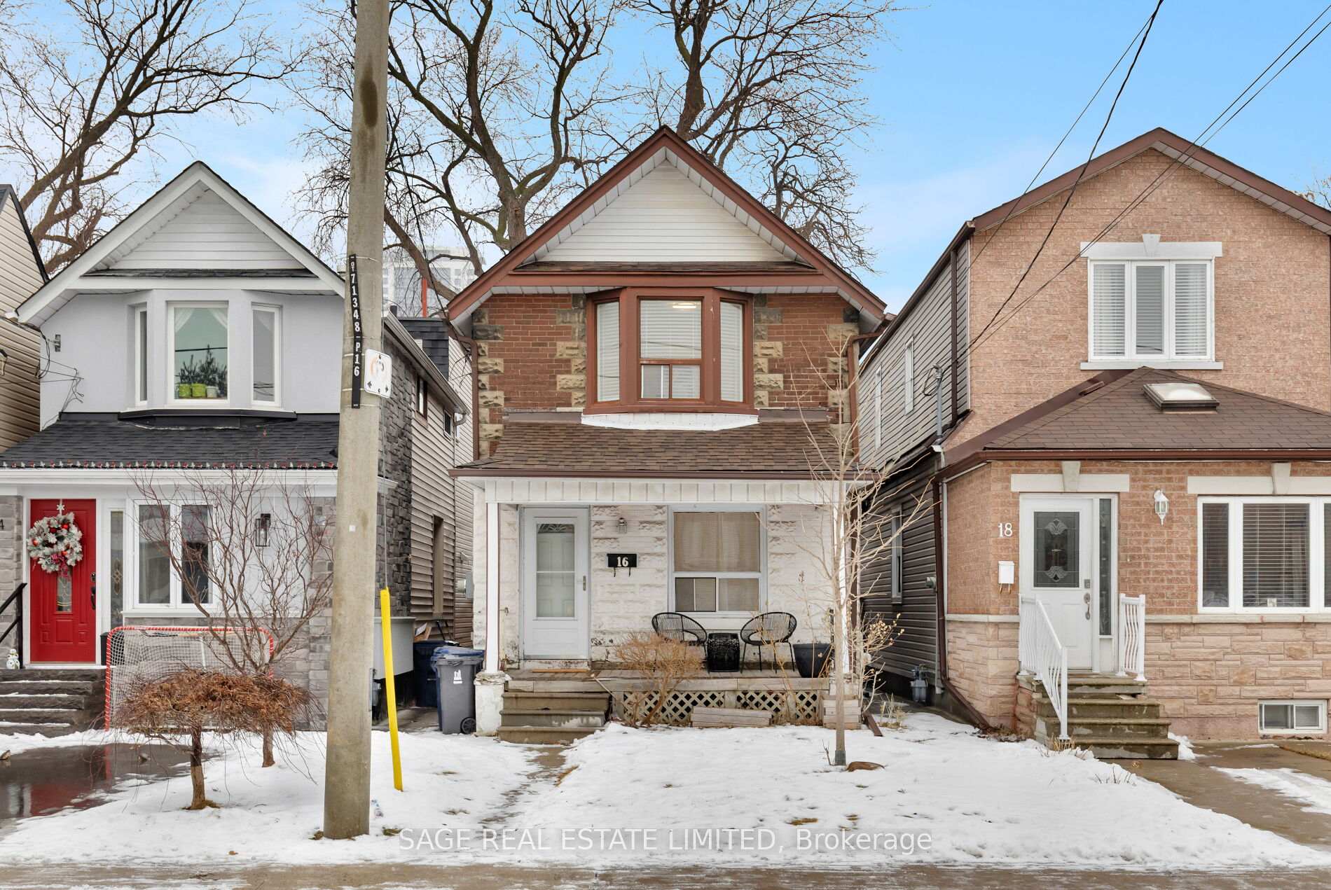 Front of 16 Dentonia Park Avenue