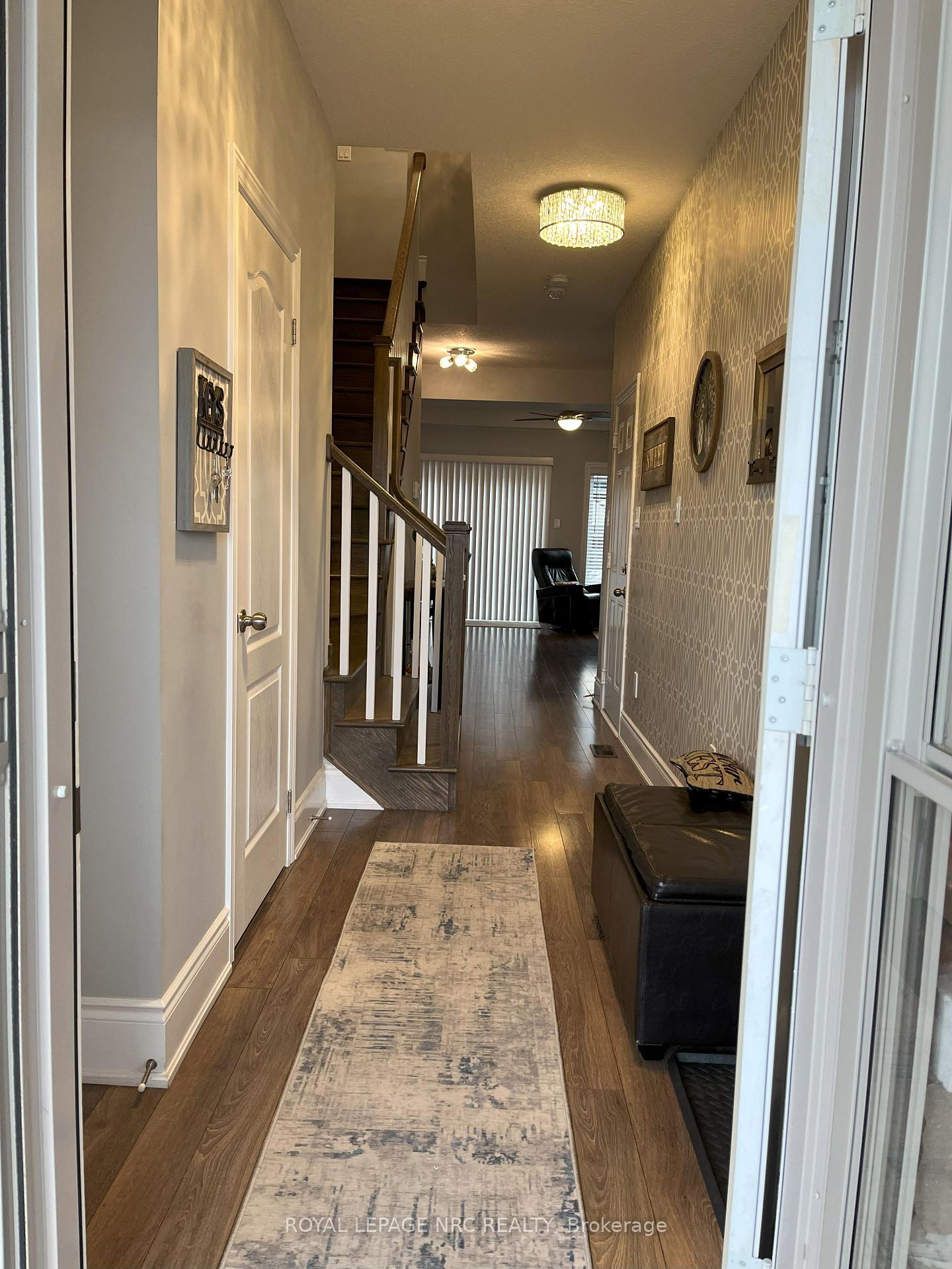 Photo 2 of 29 Sunset Way, Thorold, Rolling Meadows — HOMEH