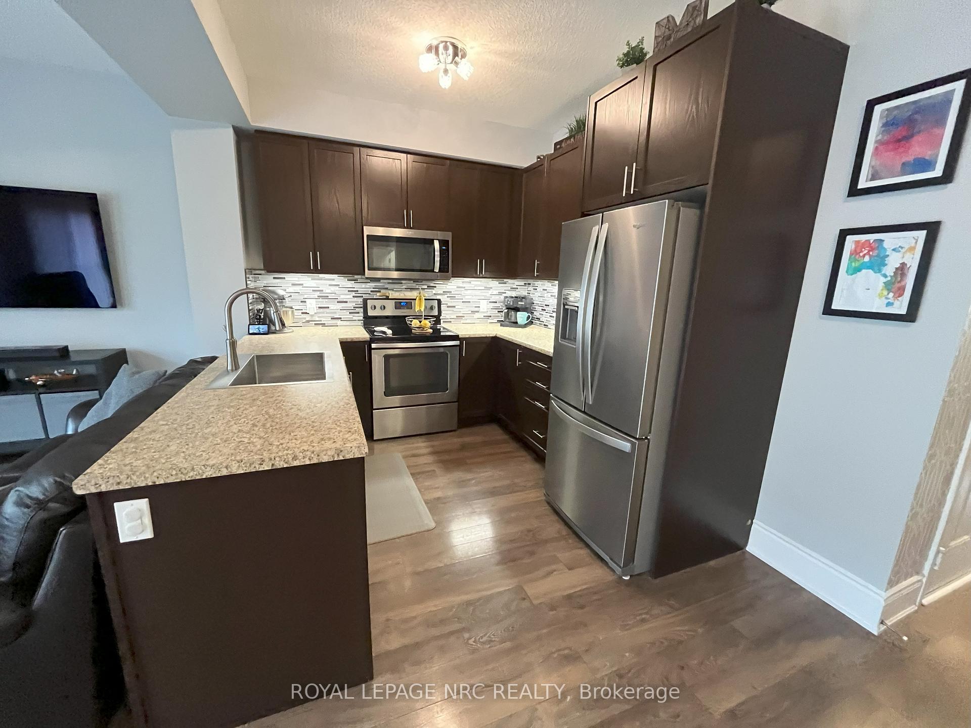 Photo 7 of 29 Sunset Way, Thorold, Rolling Meadows — HOMEH