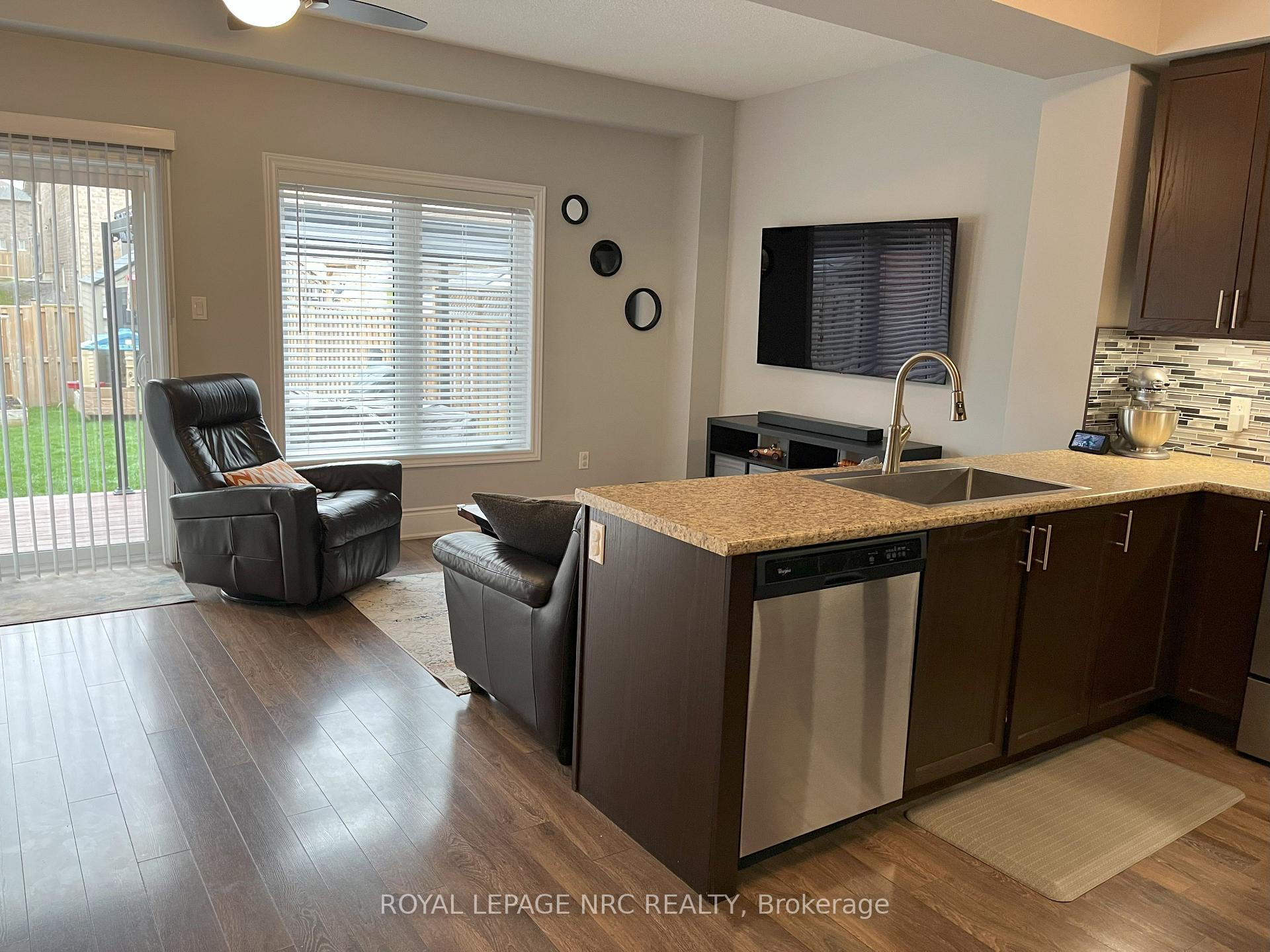 Photo 8 of 29 Sunset Way, Thorold, Rolling Meadows — HOMEH