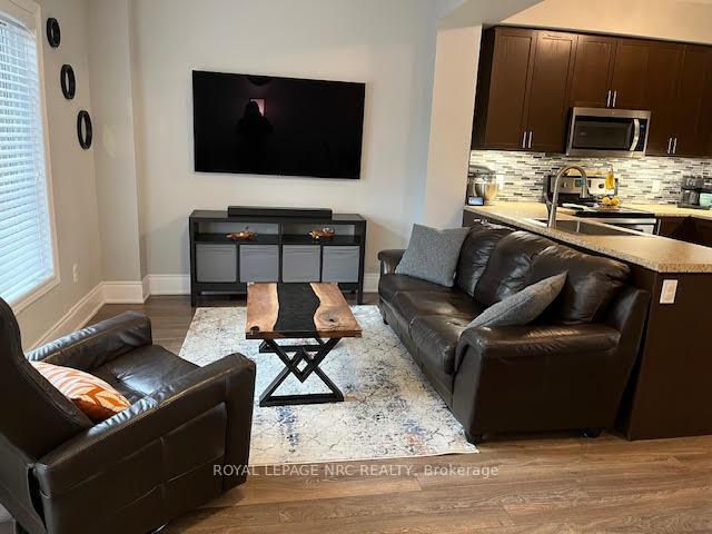 Photo 11 of 29 Sunset Way, Thorold, Rolling Meadows — HOMEH