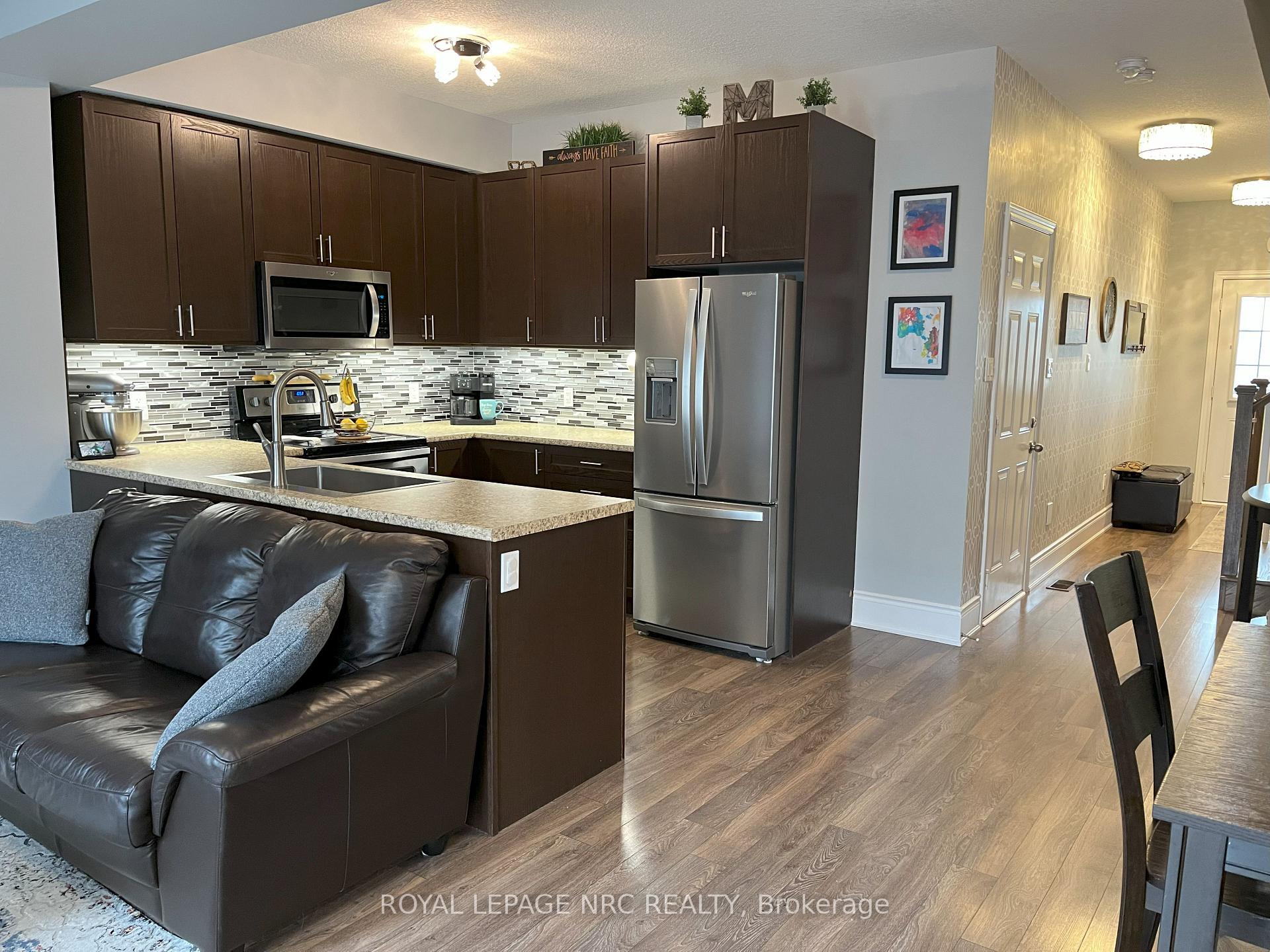 Photo 12 of 29 Sunset Way, Thorold, Rolling Meadows — HOMEH