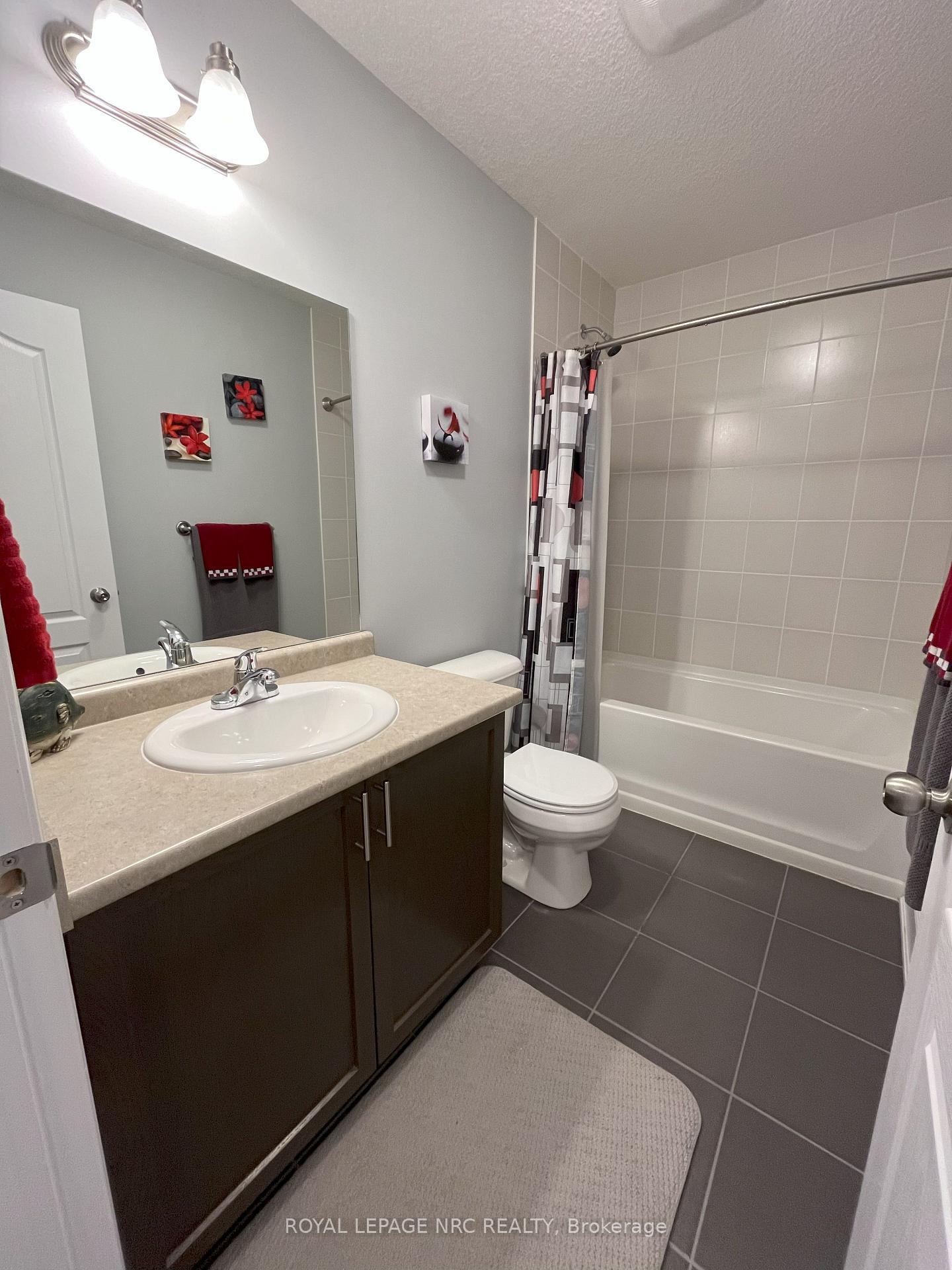 Photo 23 of 29 Sunset Way, Thorold, Rolling Meadows — HOMEH