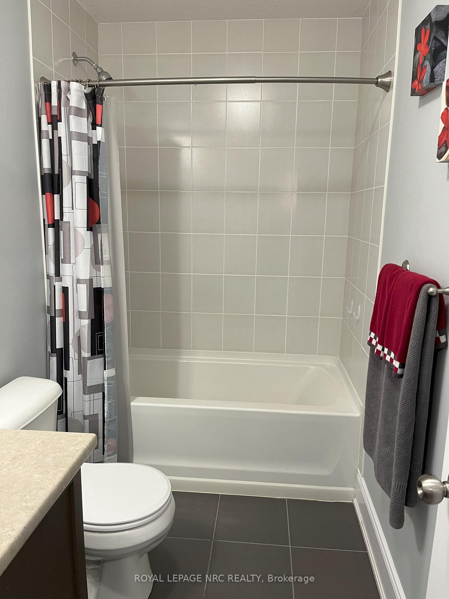 Photo 24 of 29 Sunset Way, Thorold, Rolling Meadows — HOMEH