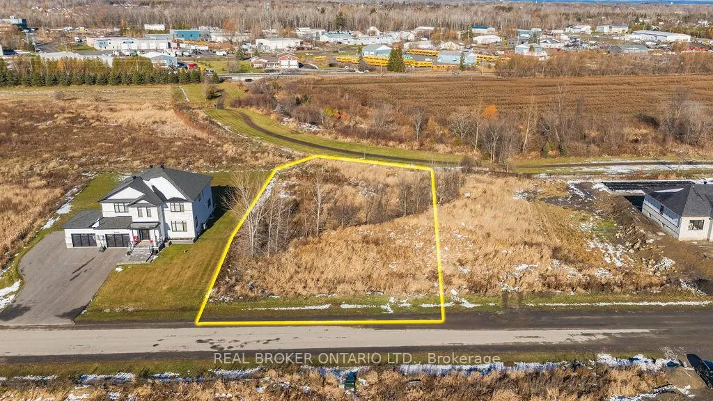 Photo 4 of 6810 Still Meadow Way, Ottawa, Greely — HOMEH