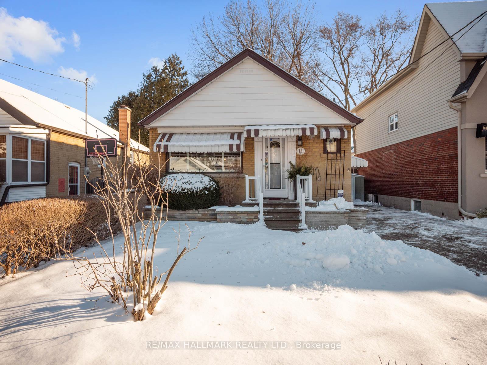 Photo 1 of 11 Eden Park Road, Toronto, O'Connor-Parkview — HOMEH