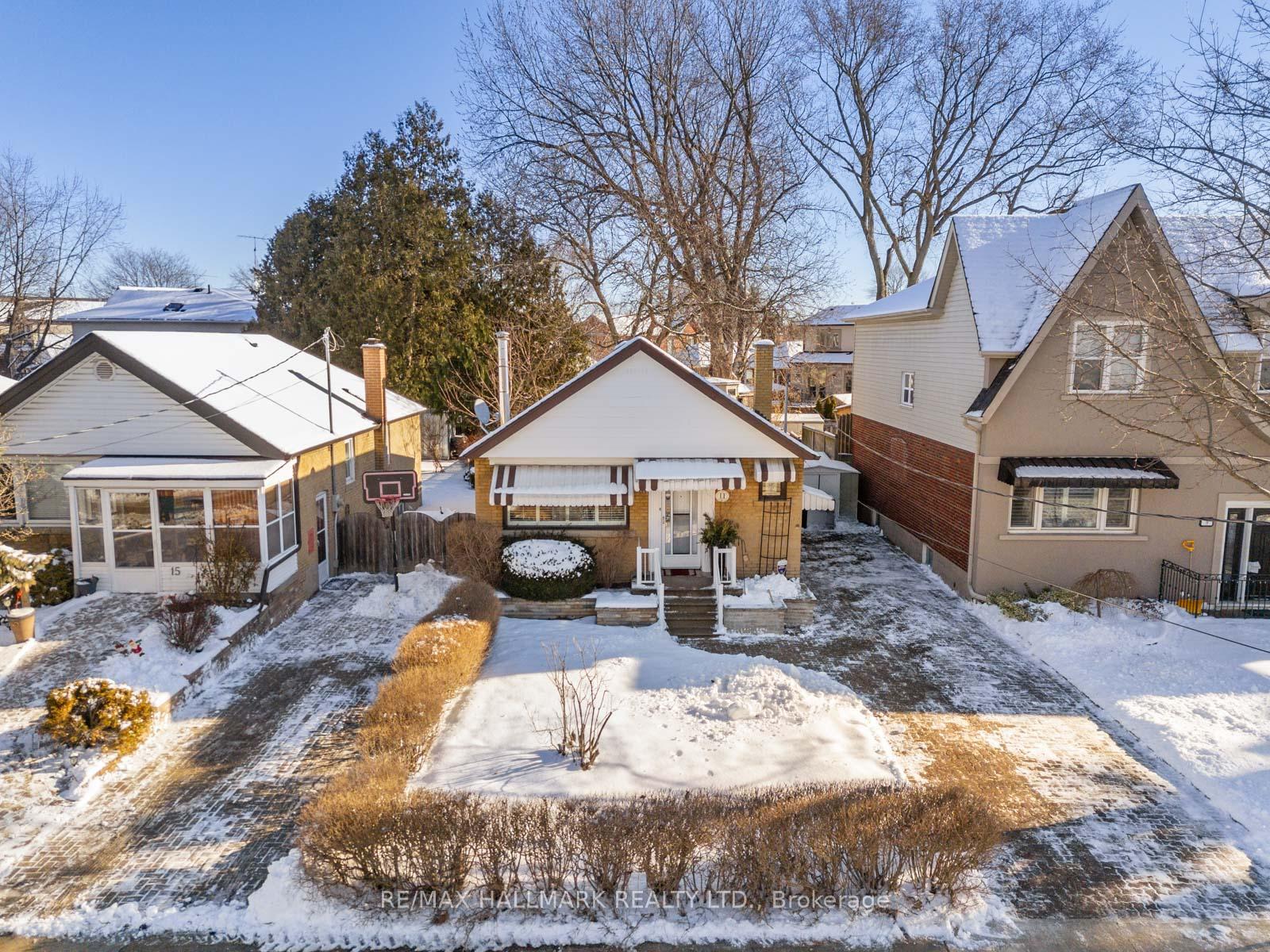 Photo 37 of 11 Eden Park Road, Toronto, O'Connor-Parkview — HOMEH
