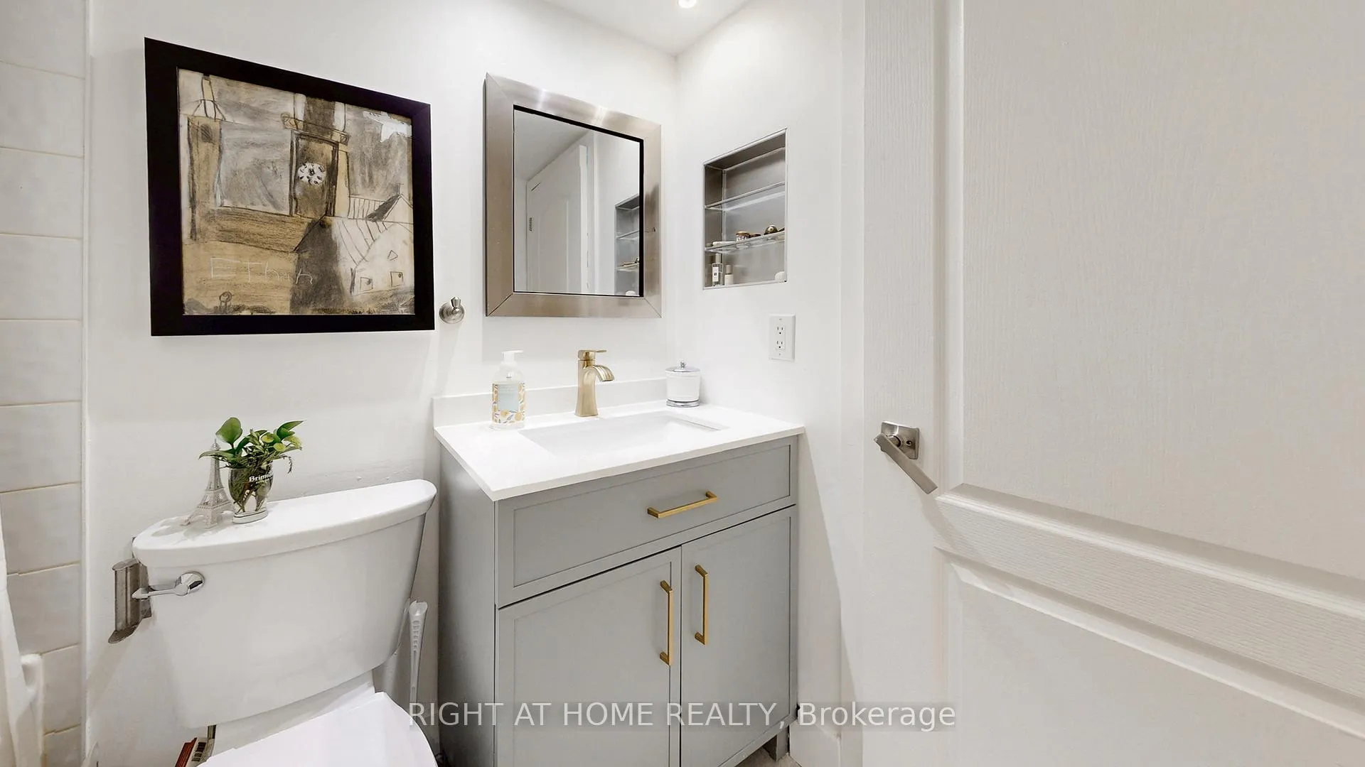 Photo 13 of Unit 311, 5 Rosehill Avenue, Toronto, Rosedale-Moore Park — HOMEH