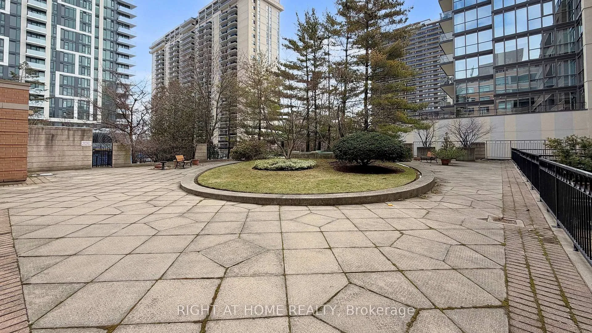 Photo 28 of Unit 311, 5 Rosehill Avenue, Toronto, Rosedale-Moore Park — HOMEH