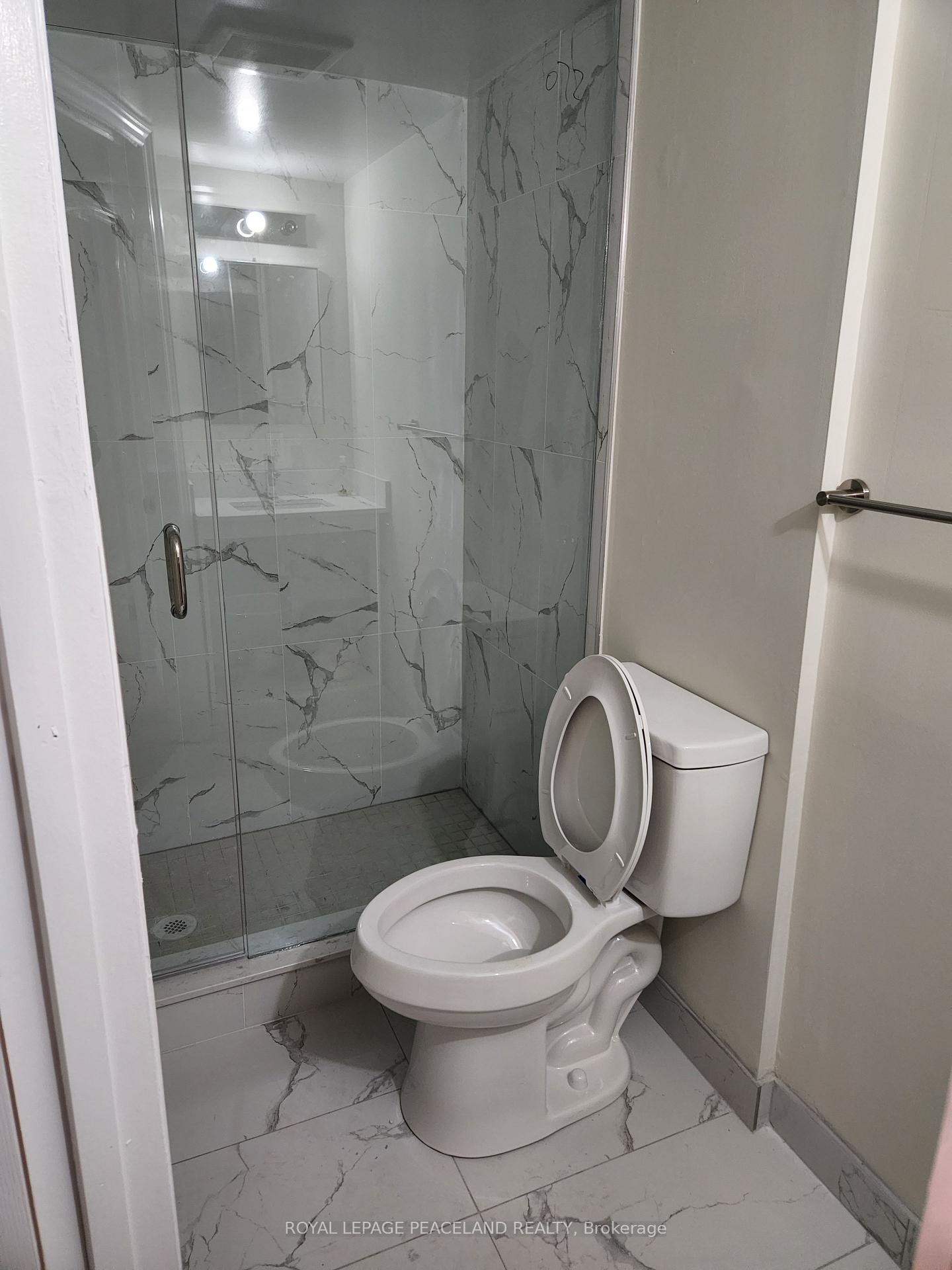 Photo 11 of Unit 4, 558 Spadina Crescent, Toronto, University — HOMEH