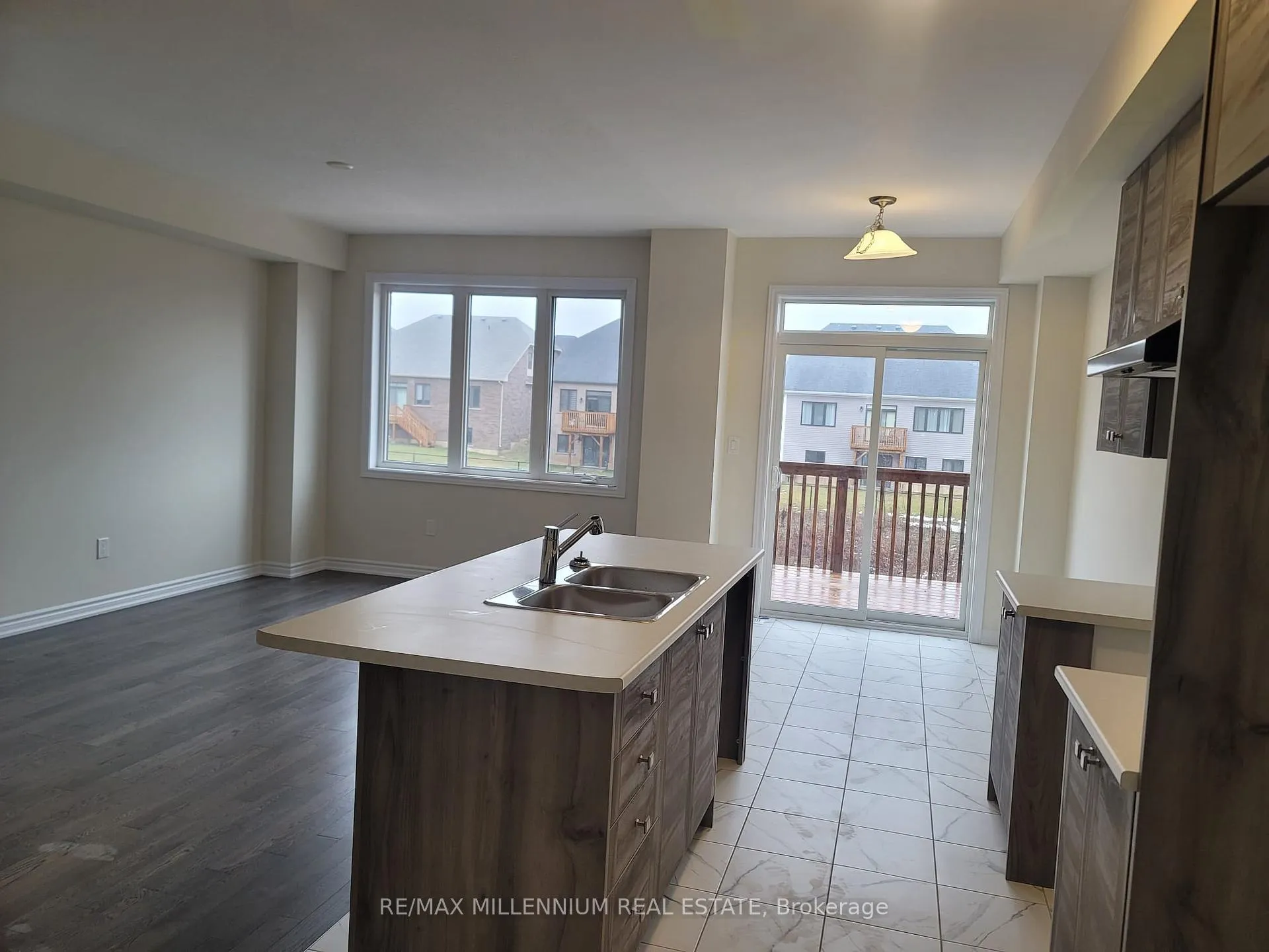 Photo 3 of 399 Vanilla Trail, Thorold, Rolling Meadows — HOMEH