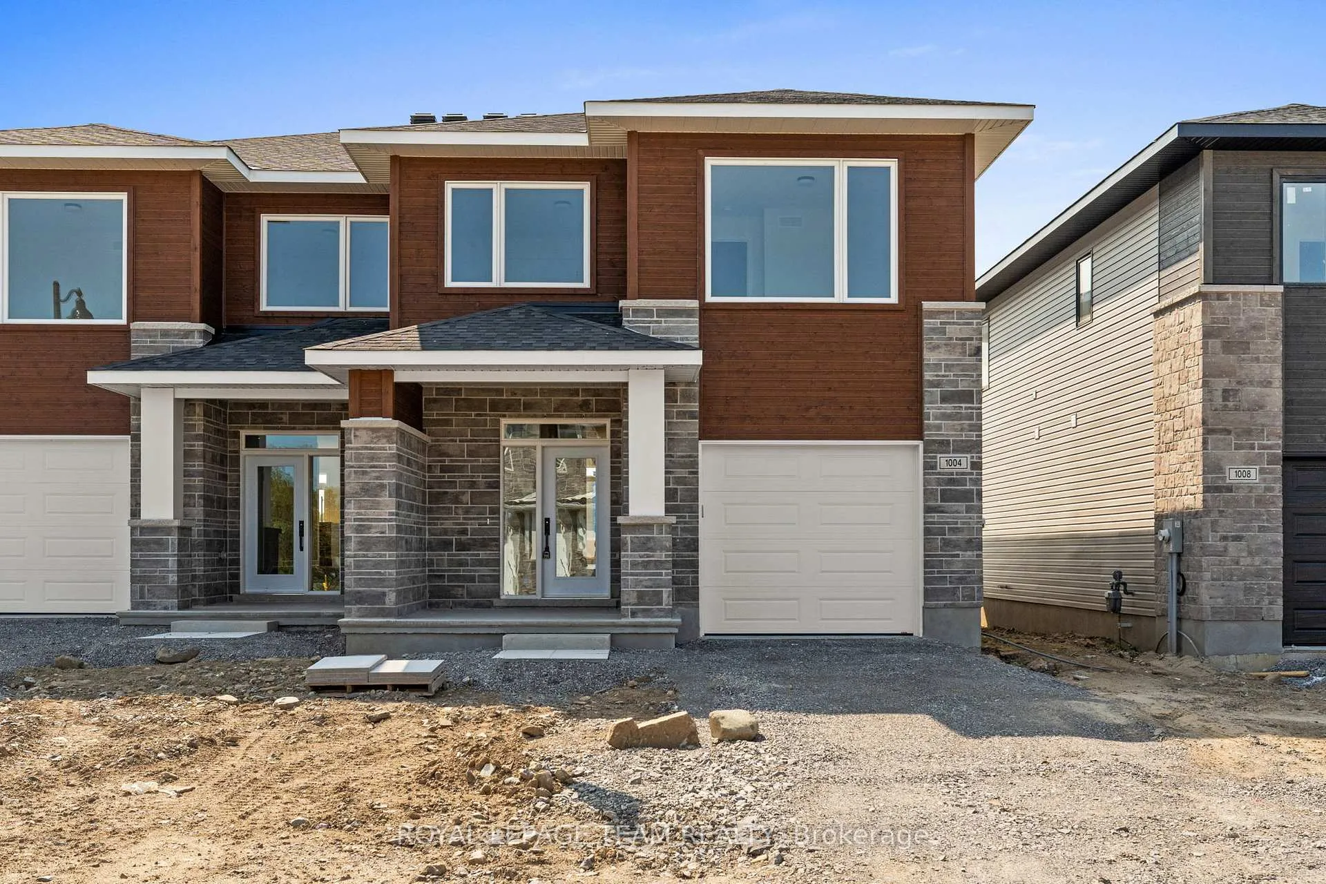 Photo 1 of 1004 Moore Street, Brockville — HOMEH