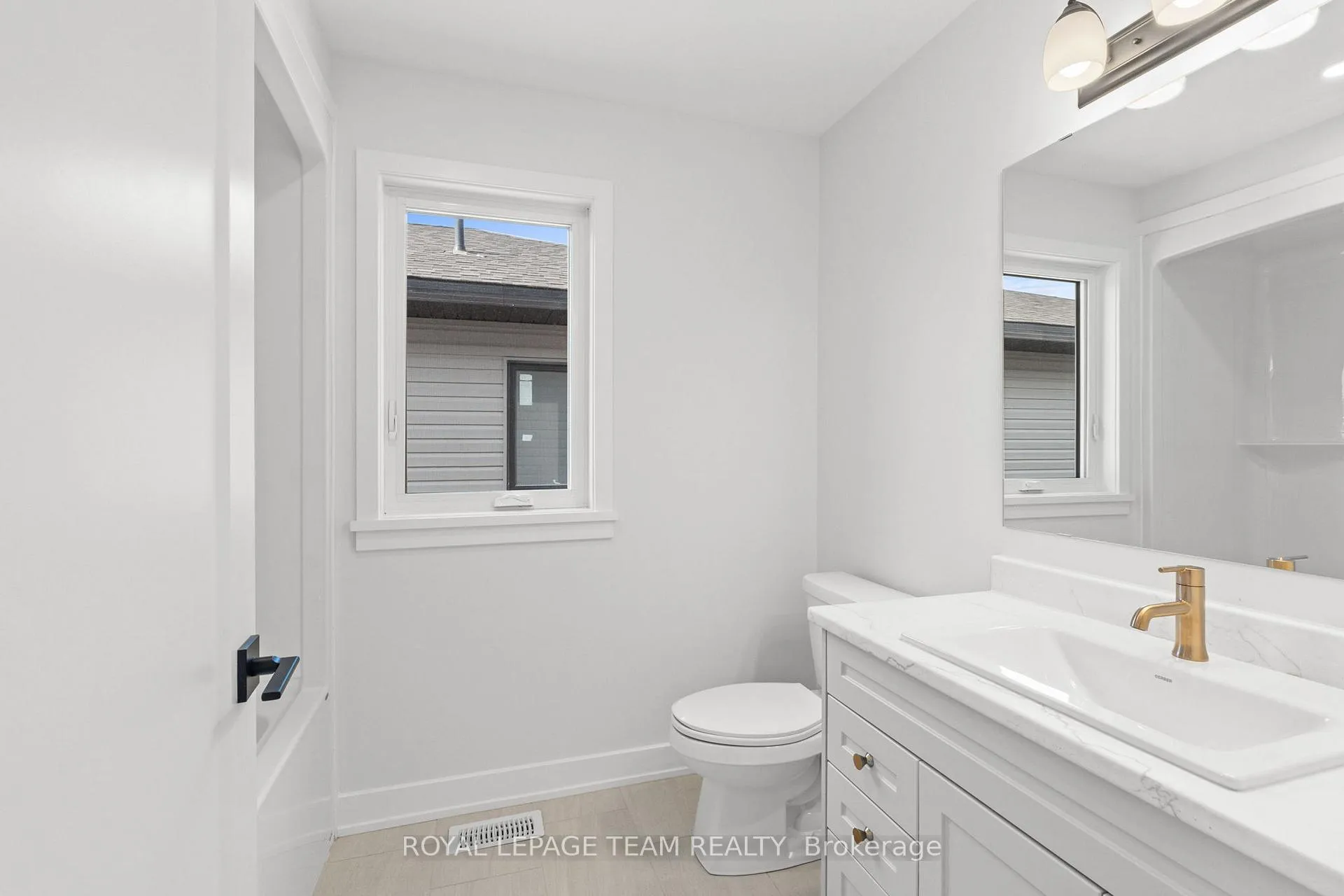 Photo 30 of 1004 Moore Street, Brockville — HOMEH