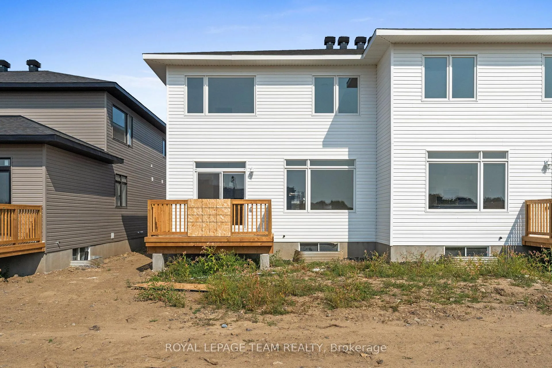 Photo 38 of 1004 Moore Street, Brockville — HOMEH
