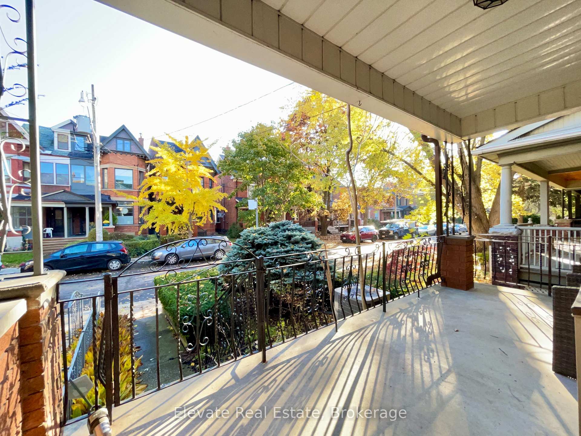 Photo 2 of 90 Crawford Street, Toronto, Niagara — HOMEH