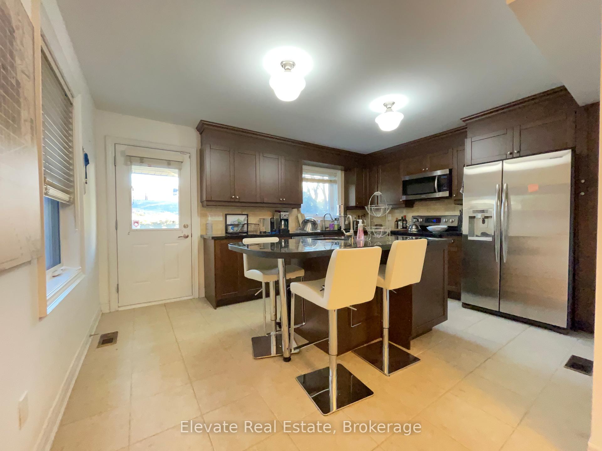 Photo 11 of 90 Crawford Street, Toronto, Niagara — HOMEH