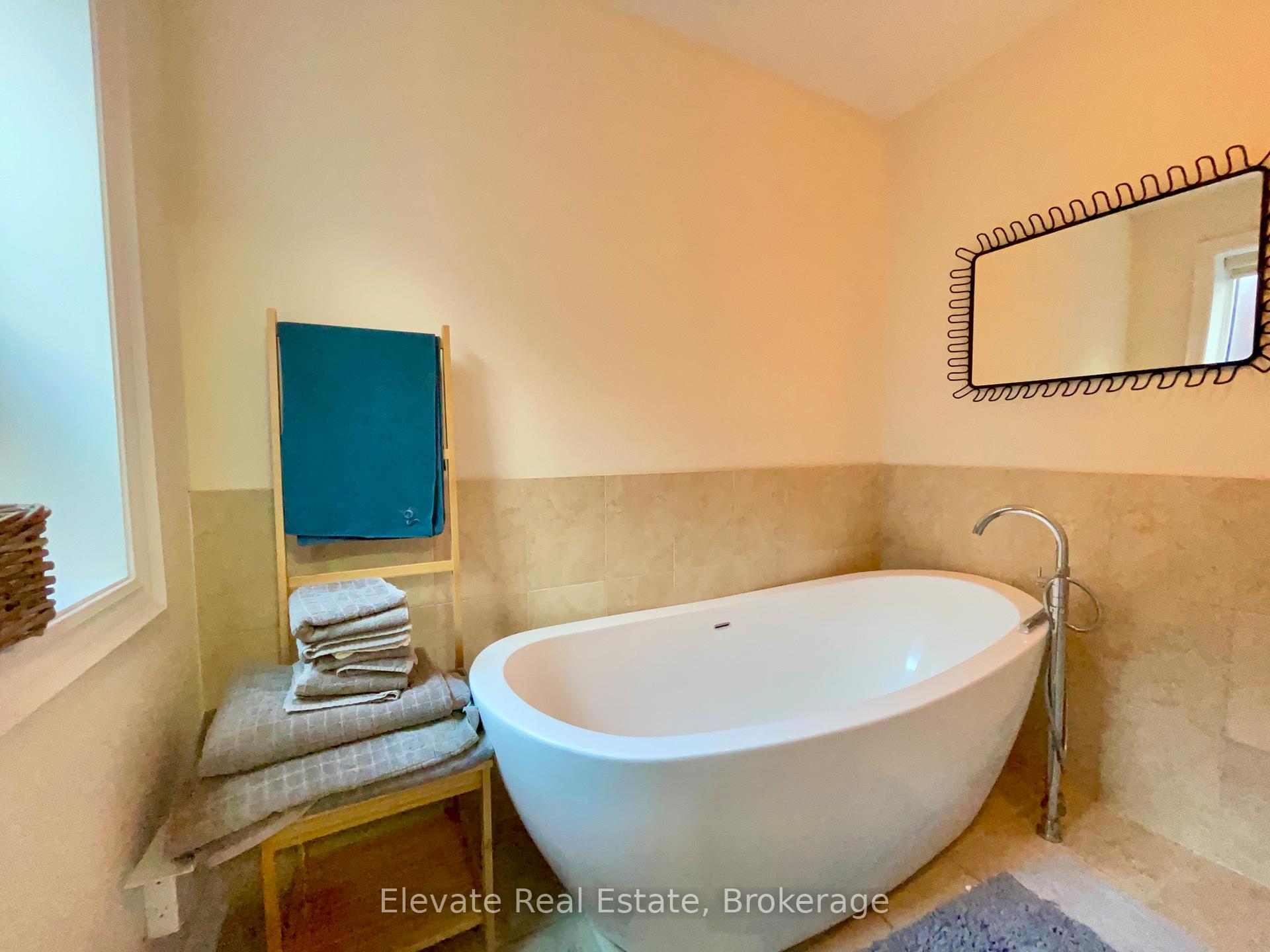 Photo 20 of 90 Crawford Street, Toronto, Niagara — HOMEH
