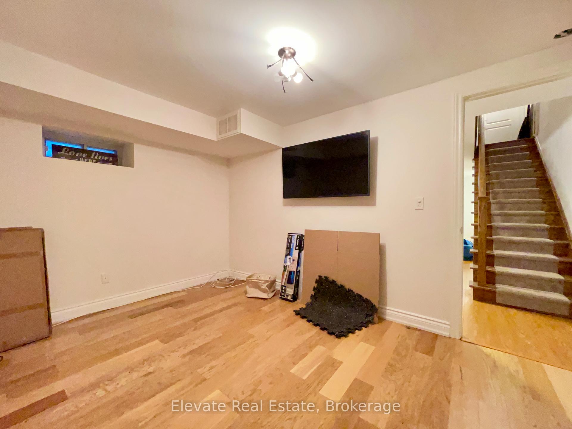 Photo 28 of 90 Crawford Street, Toronto, Niagara — HOMEH