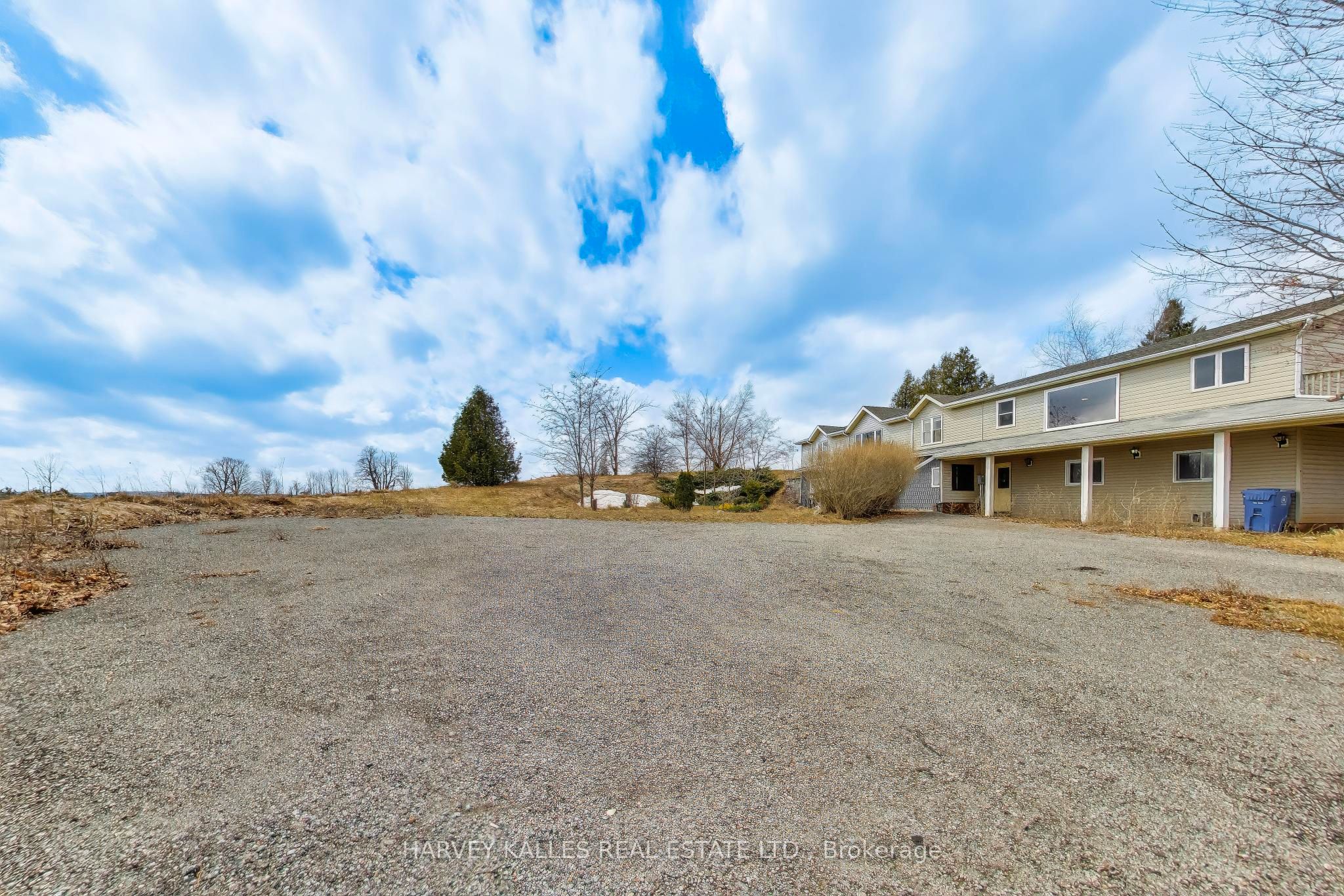 Photo 5 of 995486 Mono-Adjala Townline, Mono, Rural Mono — HOMEH