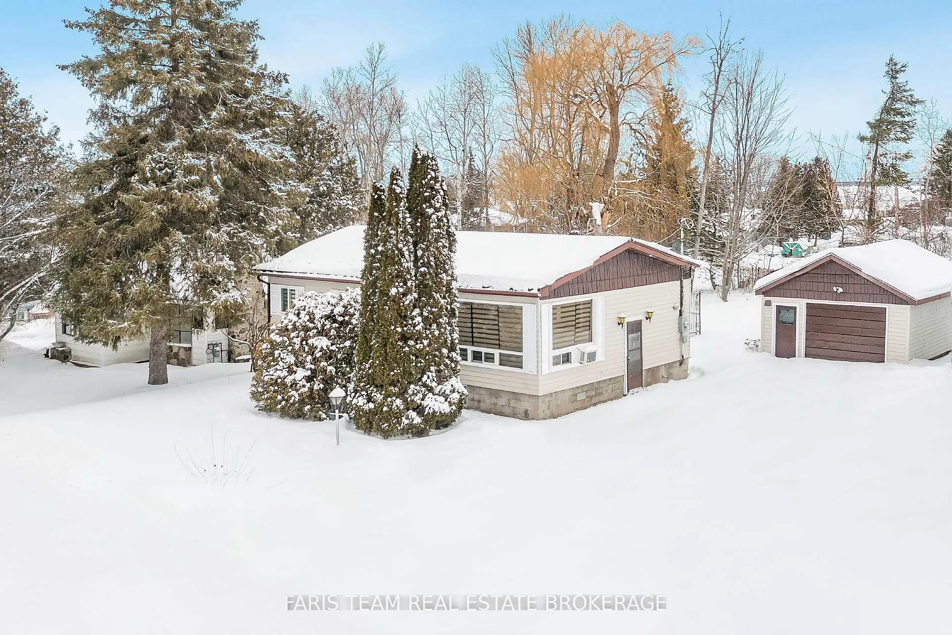Photo 1 of 137 1st Avenue, Tay, Port McNicoll — HOMEH