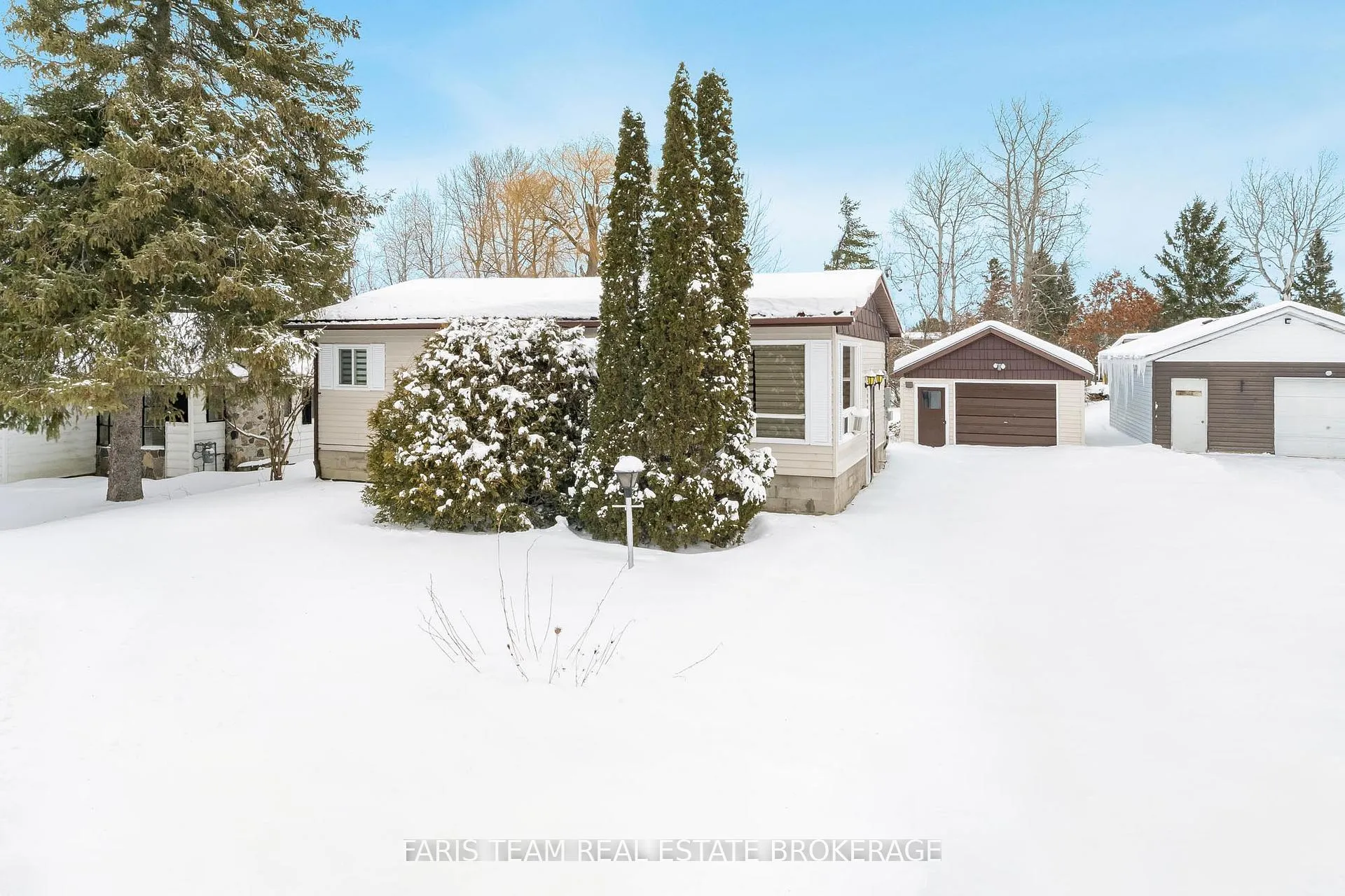Photo 2 of 137 1st Avenue, Tay, Port McNicoll — HOMEH